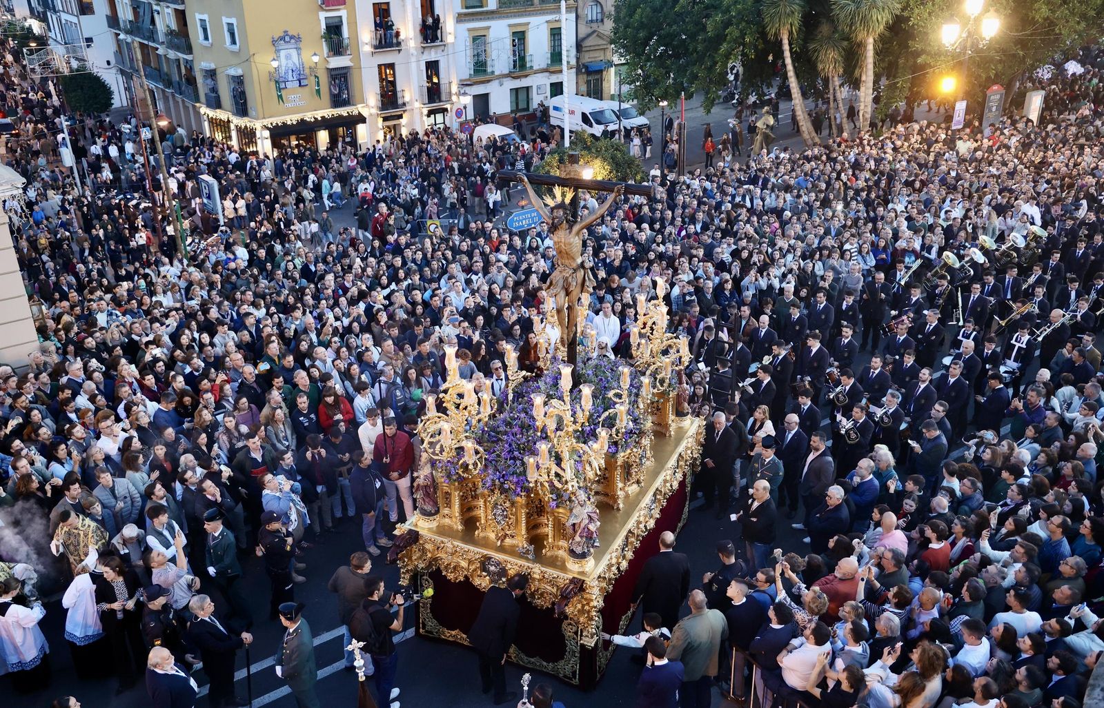 Las imágenes del traslado del Cachorro a la Catedral de Sevilla para la Magna