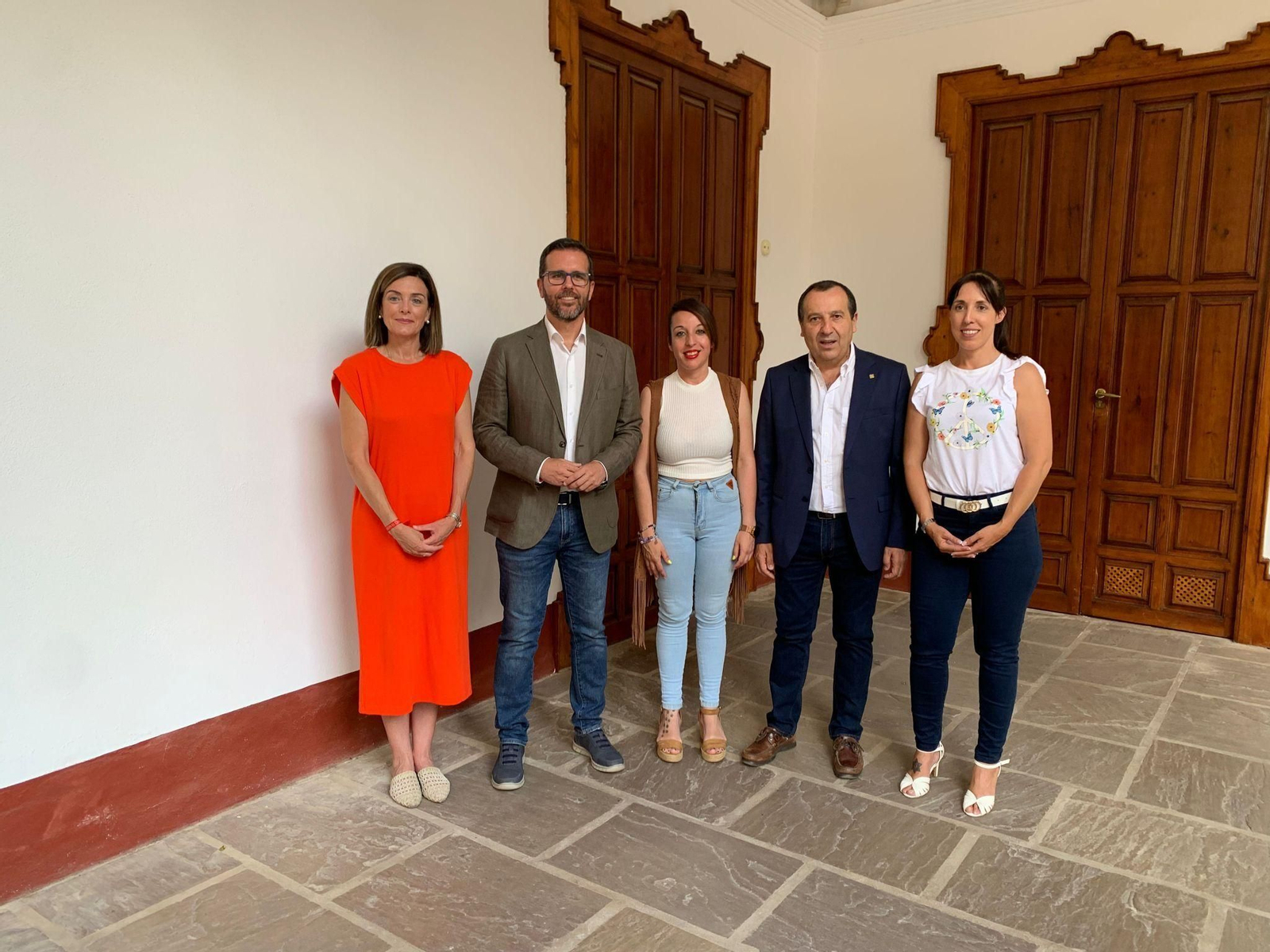 Cinco de los seis concejales del grupo municipal socialista.