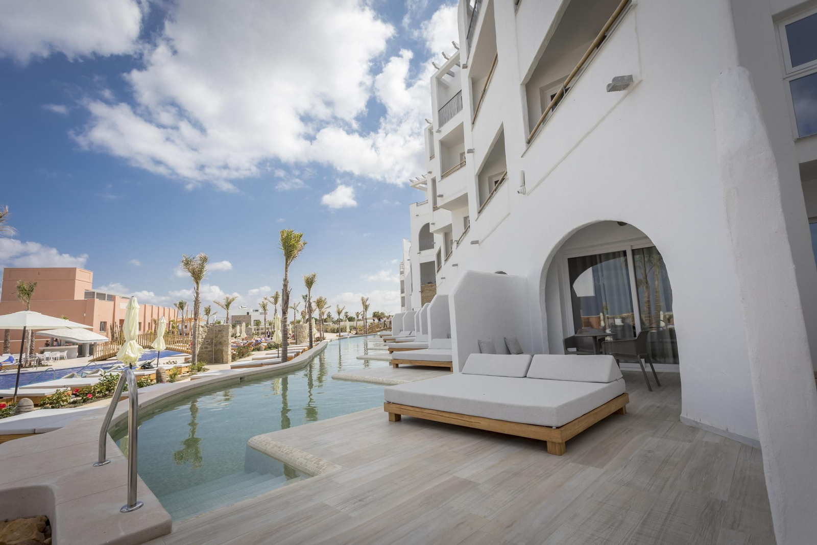 El hotel Zahara Beach & Spa, en imágenes