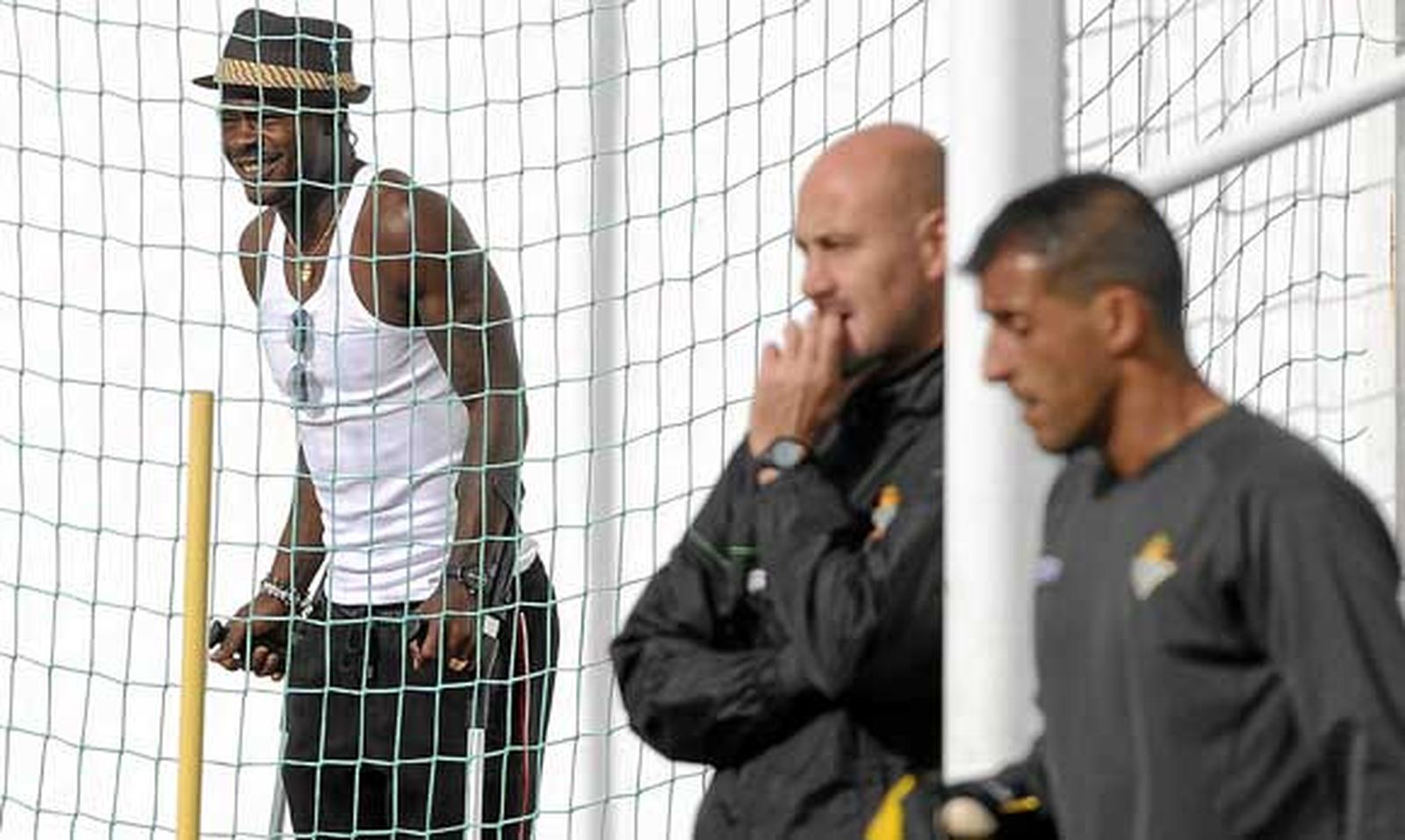 Emana sufre un esguince en el tobillo derecho y sabrá este martes su periodo de baja