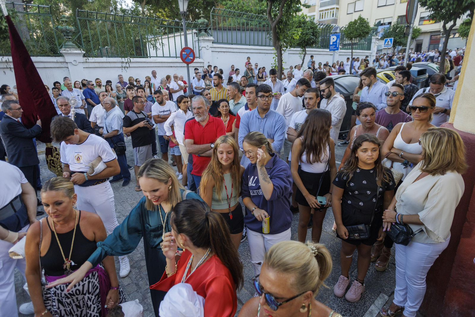 La procesión de la Divina Pastora de San Fernando, en imágenes