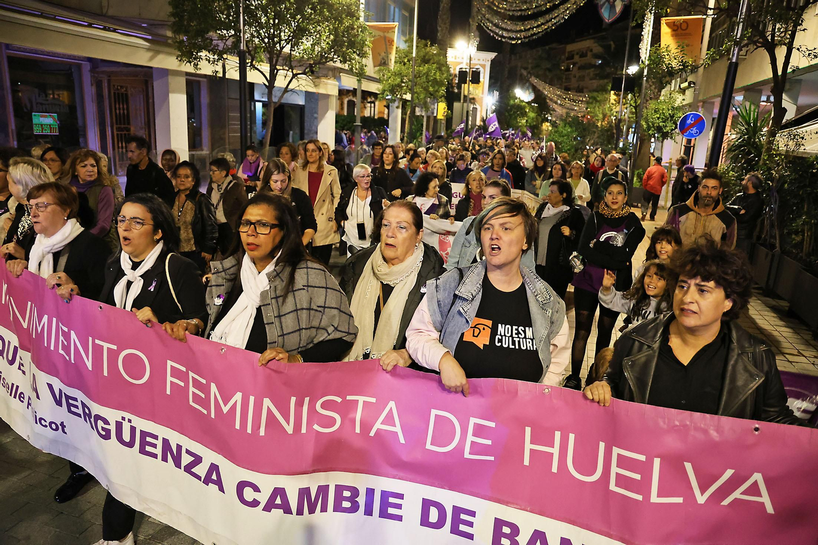 Imágenes de la Manifestación por el 25-N en Huelva