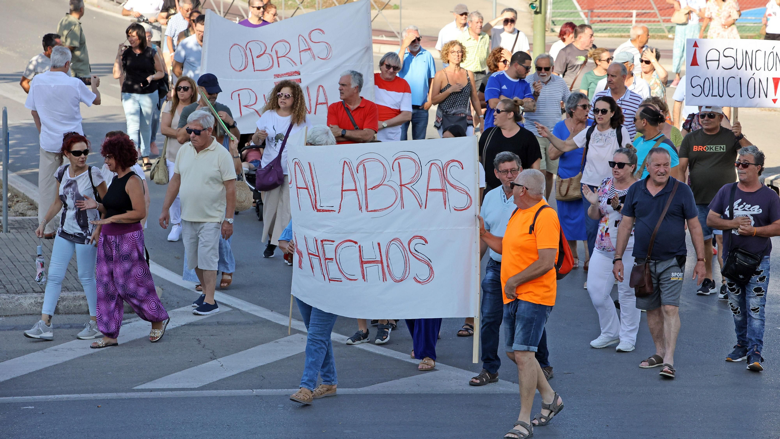 Los vecinos de la Asunción claman por las obras de sus bloques