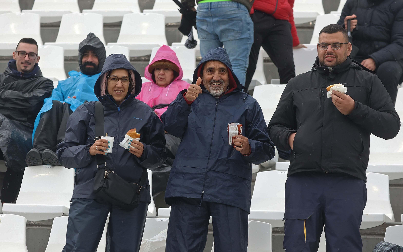 Búscate en el Ciudad de La Línea durante el Balona - Vélez de Segunda RFEF