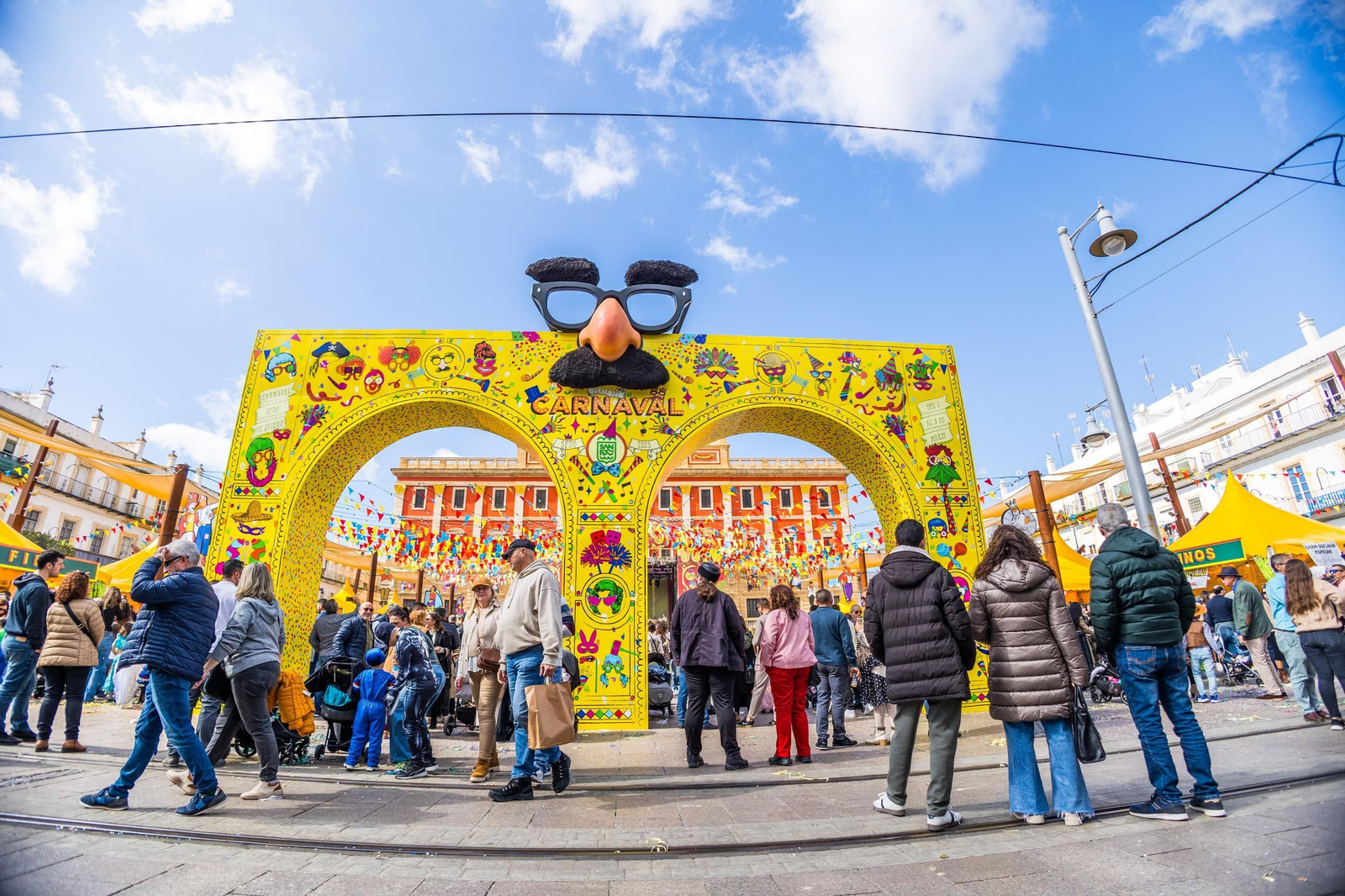 Así se ha estrenado la Plaza del Carnaval en San Fernando