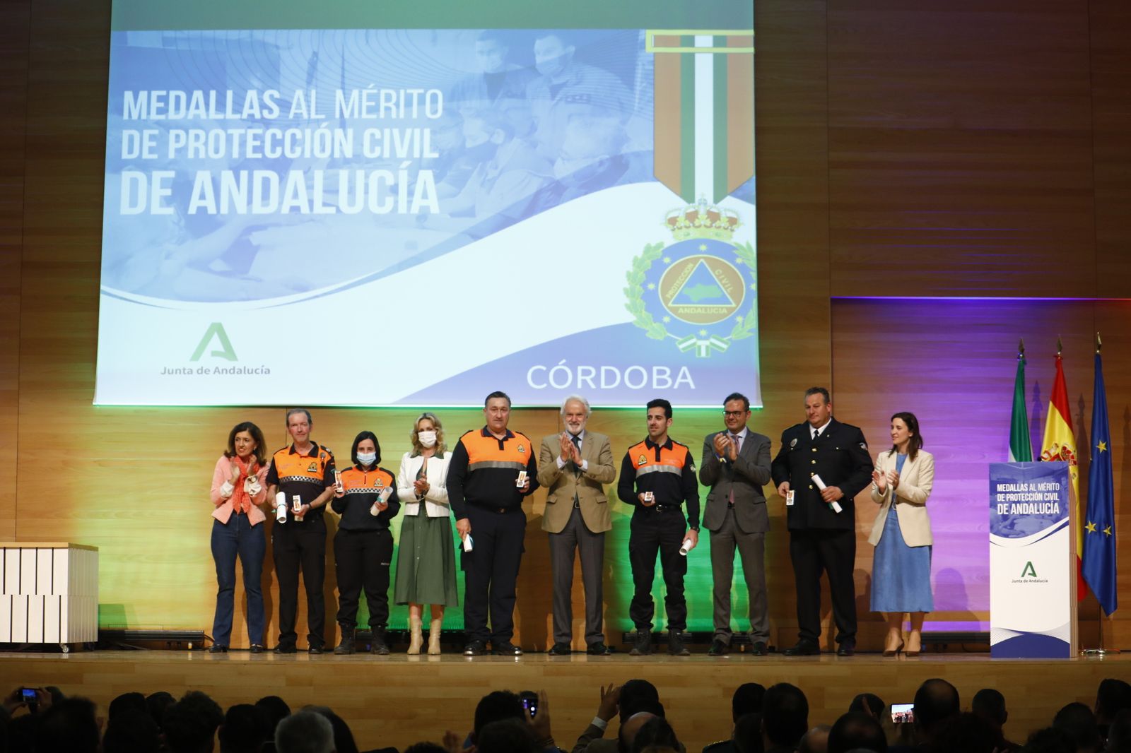 La entrega de la medalla al mérito de protección civil a las agrupaciones de Córdoba, en imágenes