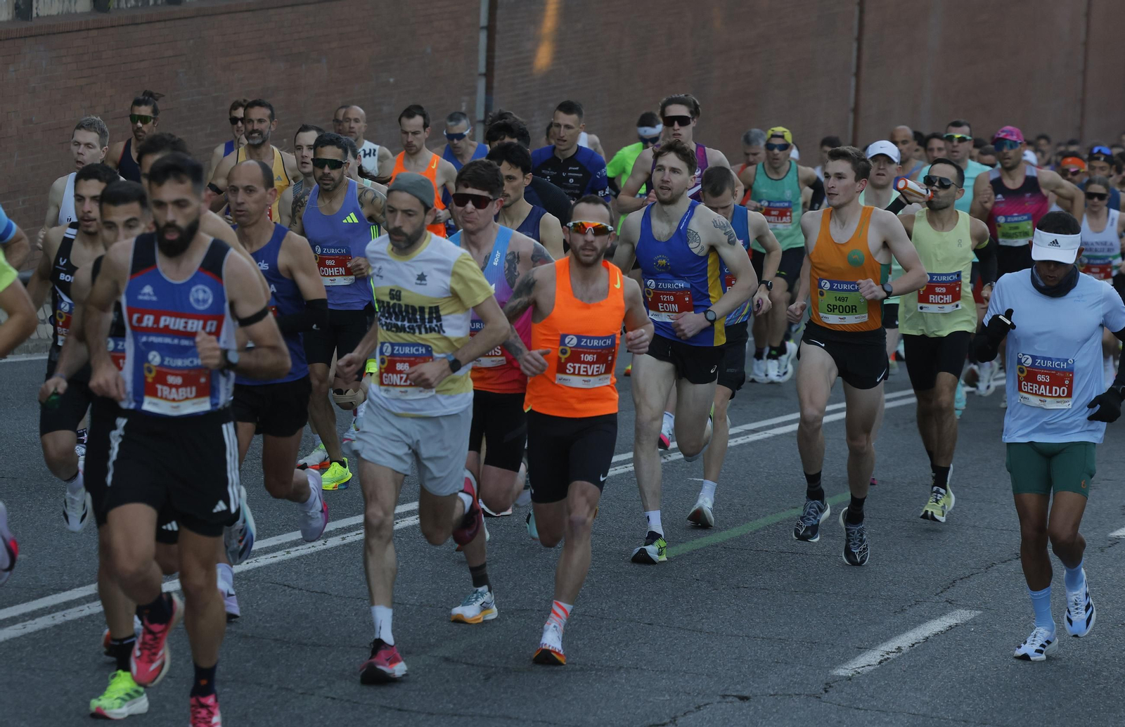 Búscate en el Zurich Maratón de Sevilla 2025