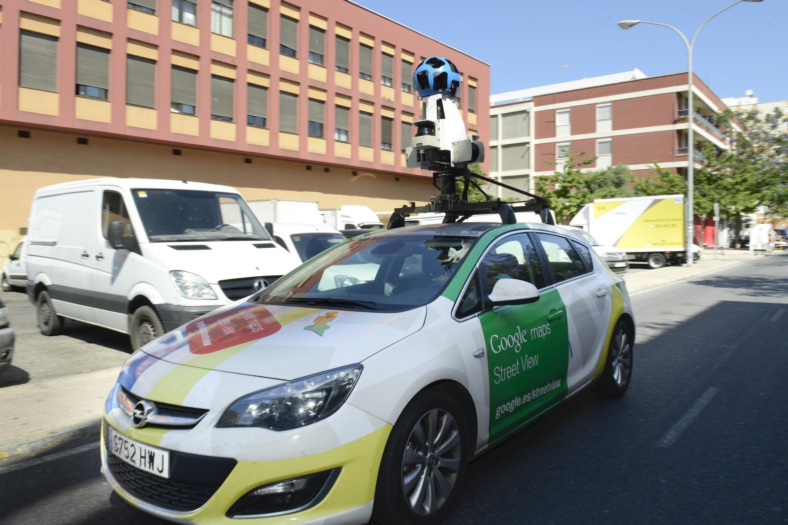 El coche de Google que fotografía las calles para Street View.