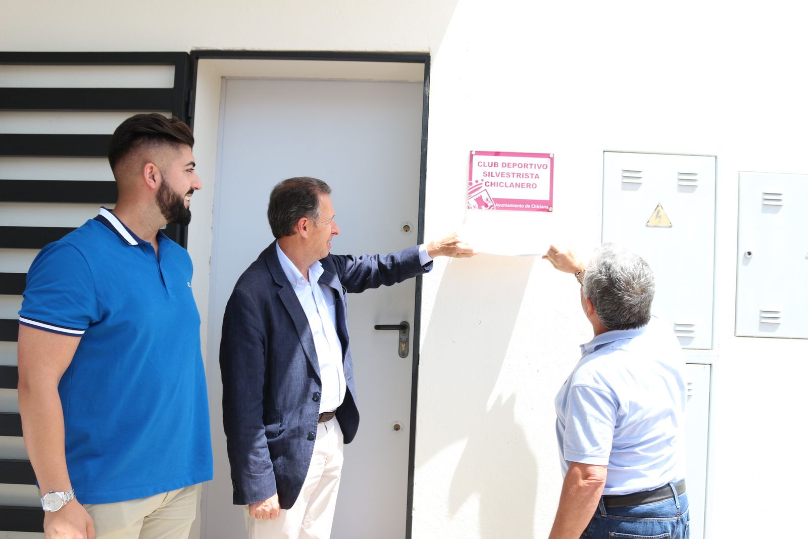 Acto de cesión del nuevo local, celebrado ayer en el centro cívico.