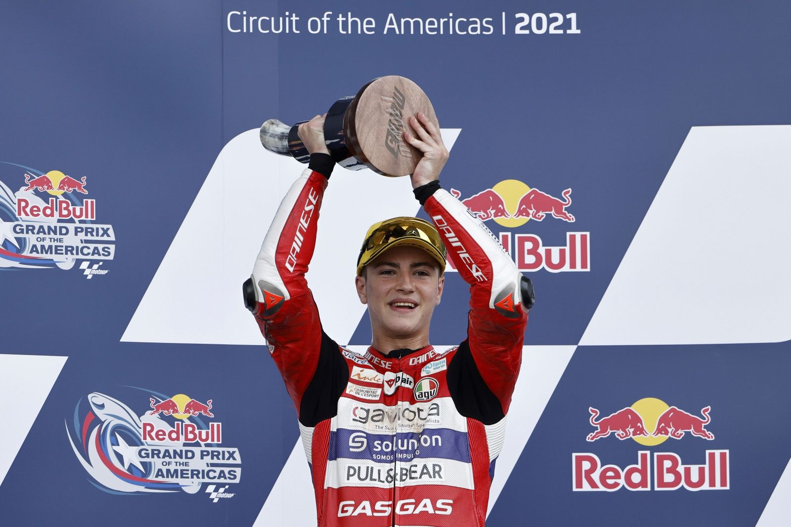 El español Izan Guevara celebra su victoria en Austin.