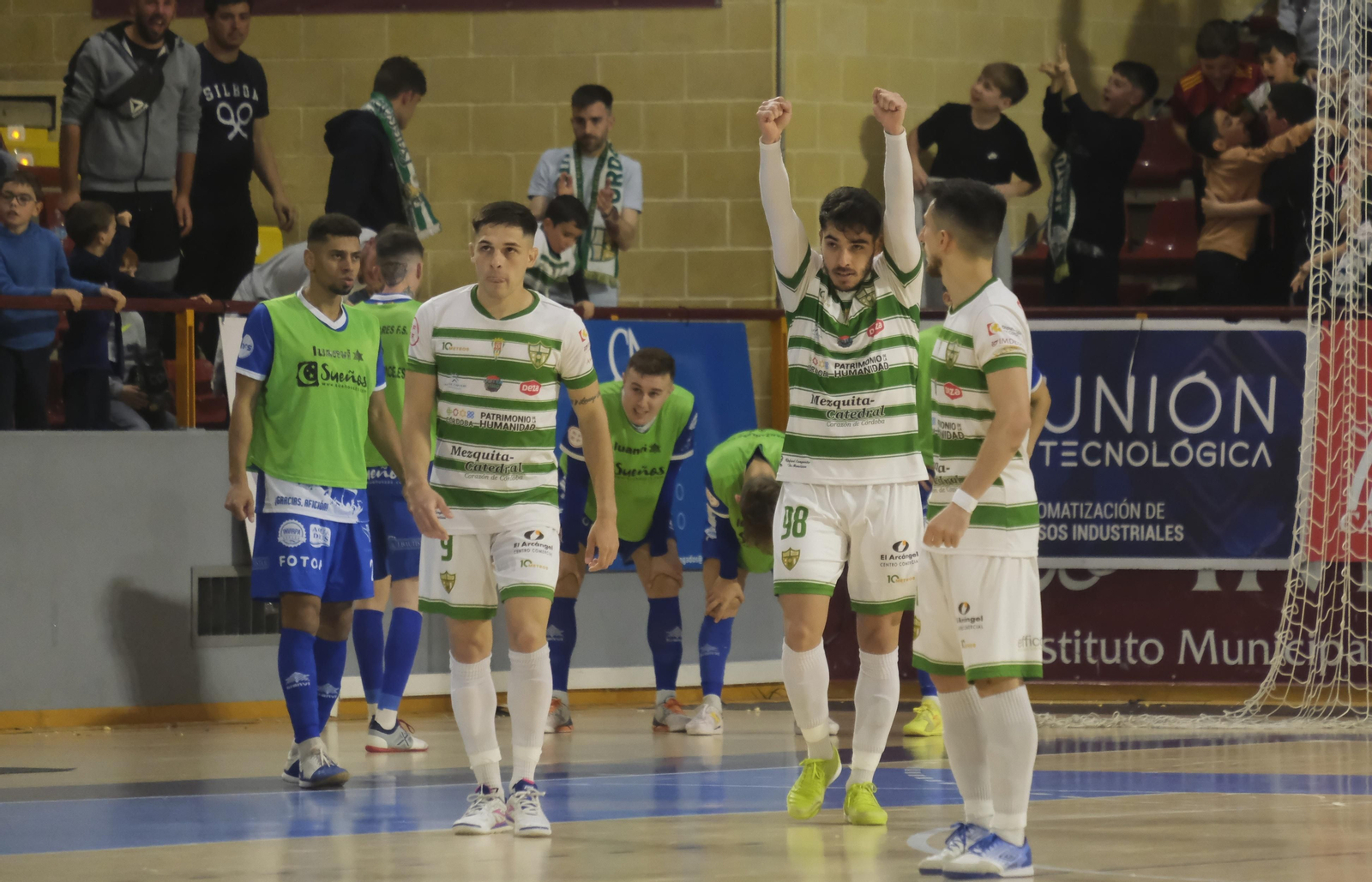 Las mejores fotos del triunfo del Córdoba Futsal ante el Manzanares