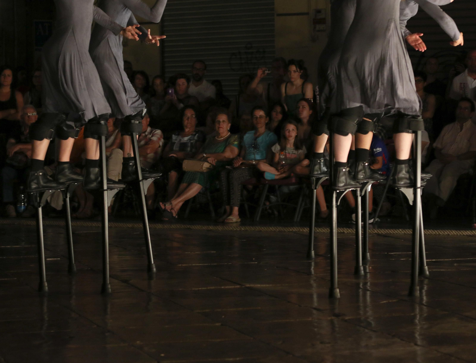 Imágenes del FEX: 'Mulïer' de la compañía Maduixa,