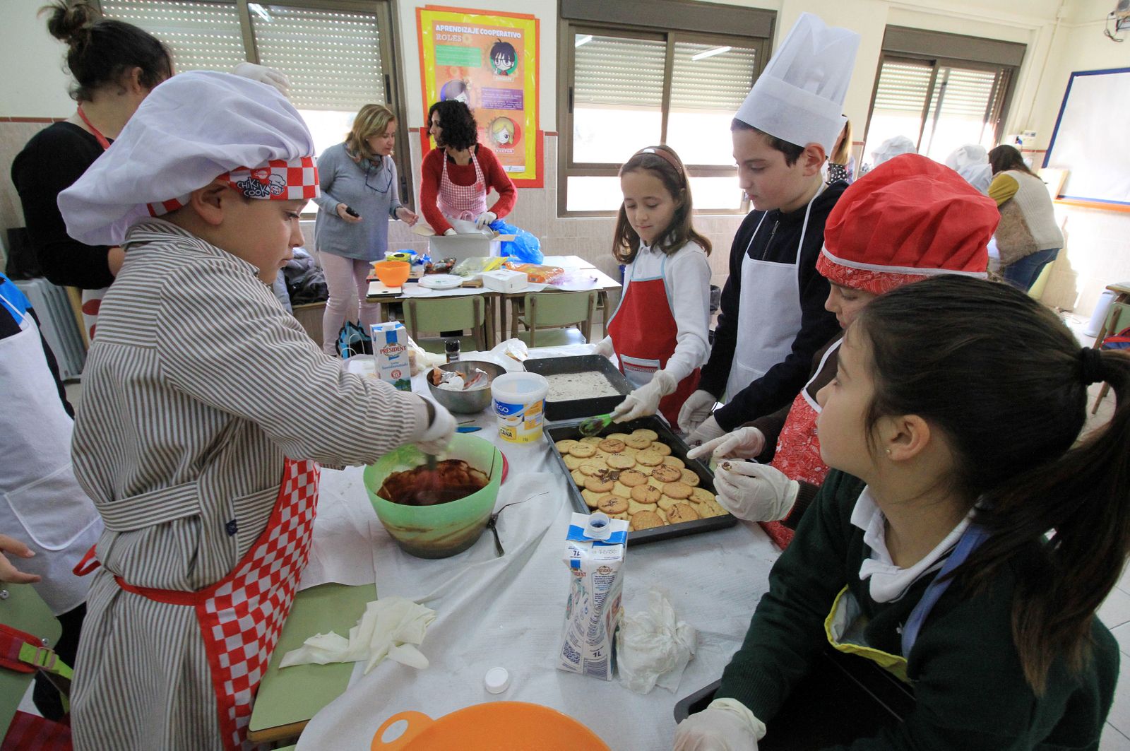 Imágenes del "Masterchef" realizado en las Teresianas con motivo de la celebración del 28-F