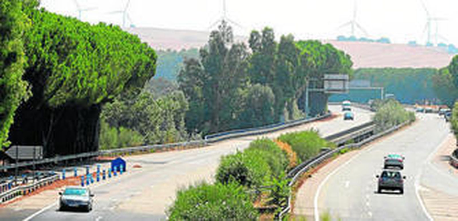 El accidente se produjo a primera hora de la mañana de ayer en este punto de la autopista AP-4, en el término municipal de Jerez.