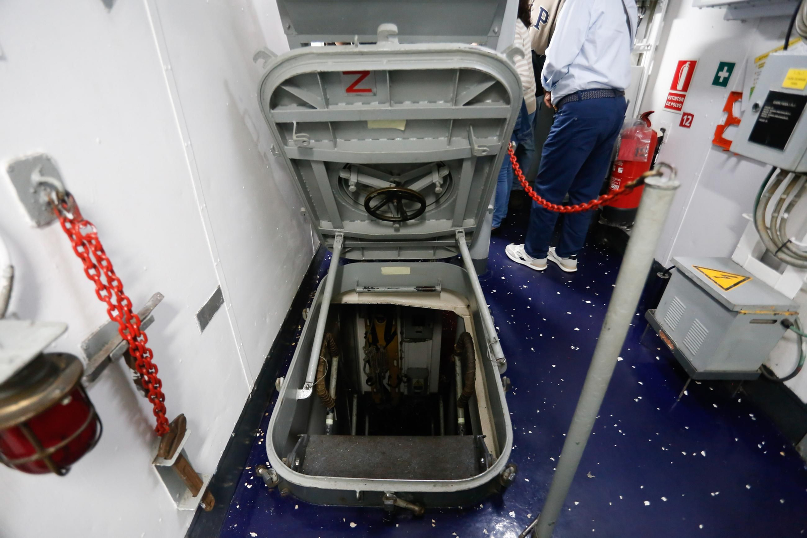 Fotos de la jornada de puertas abiertas del patrullero 'Vigía' en el Puerto de Algeciras