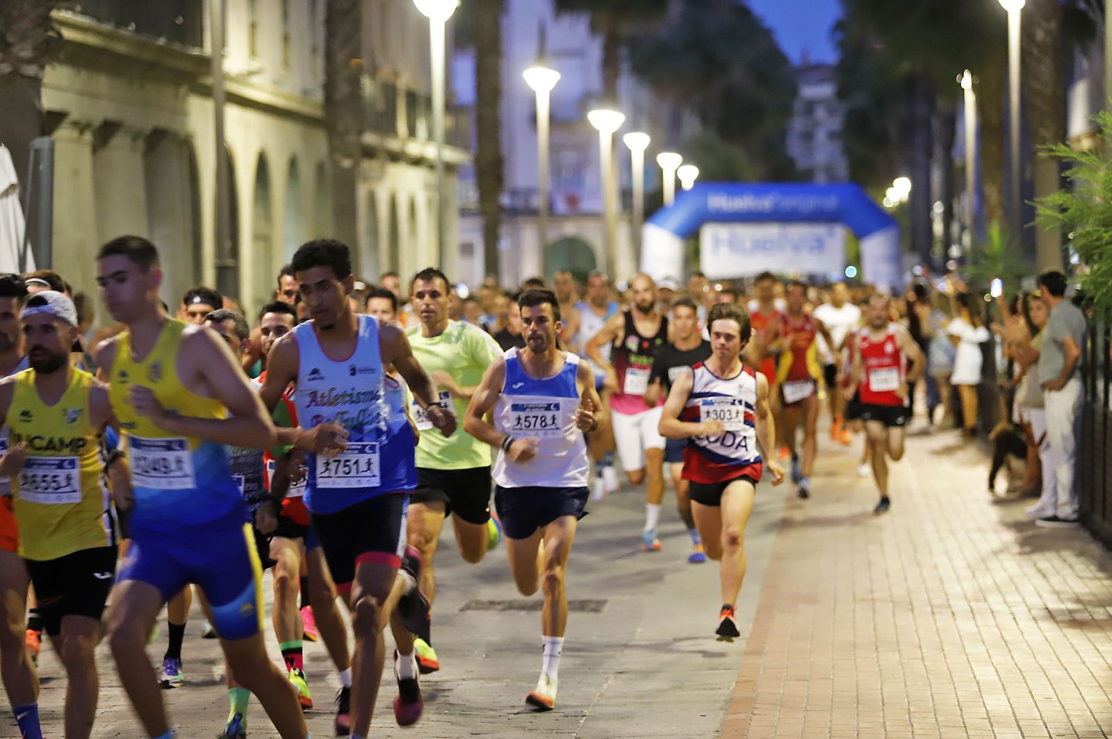 Imágenes de la Carrera Nocturna de Huelva