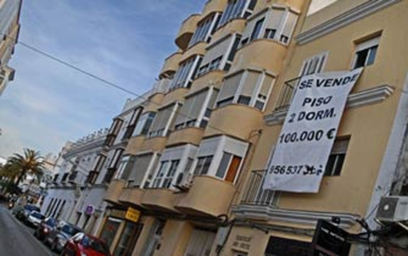 La firma de hipotecas cae un 32% y suma 29 meses a la baja