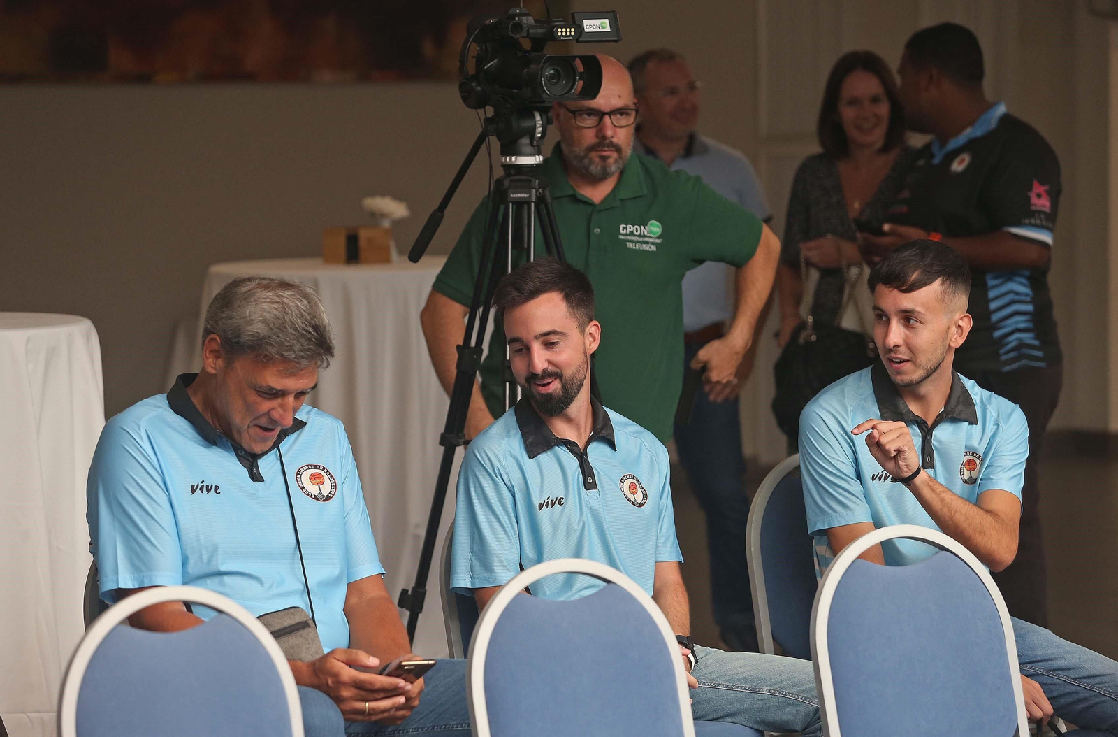 Román Muñoz (d), en la presentación de la ULB esta temporada