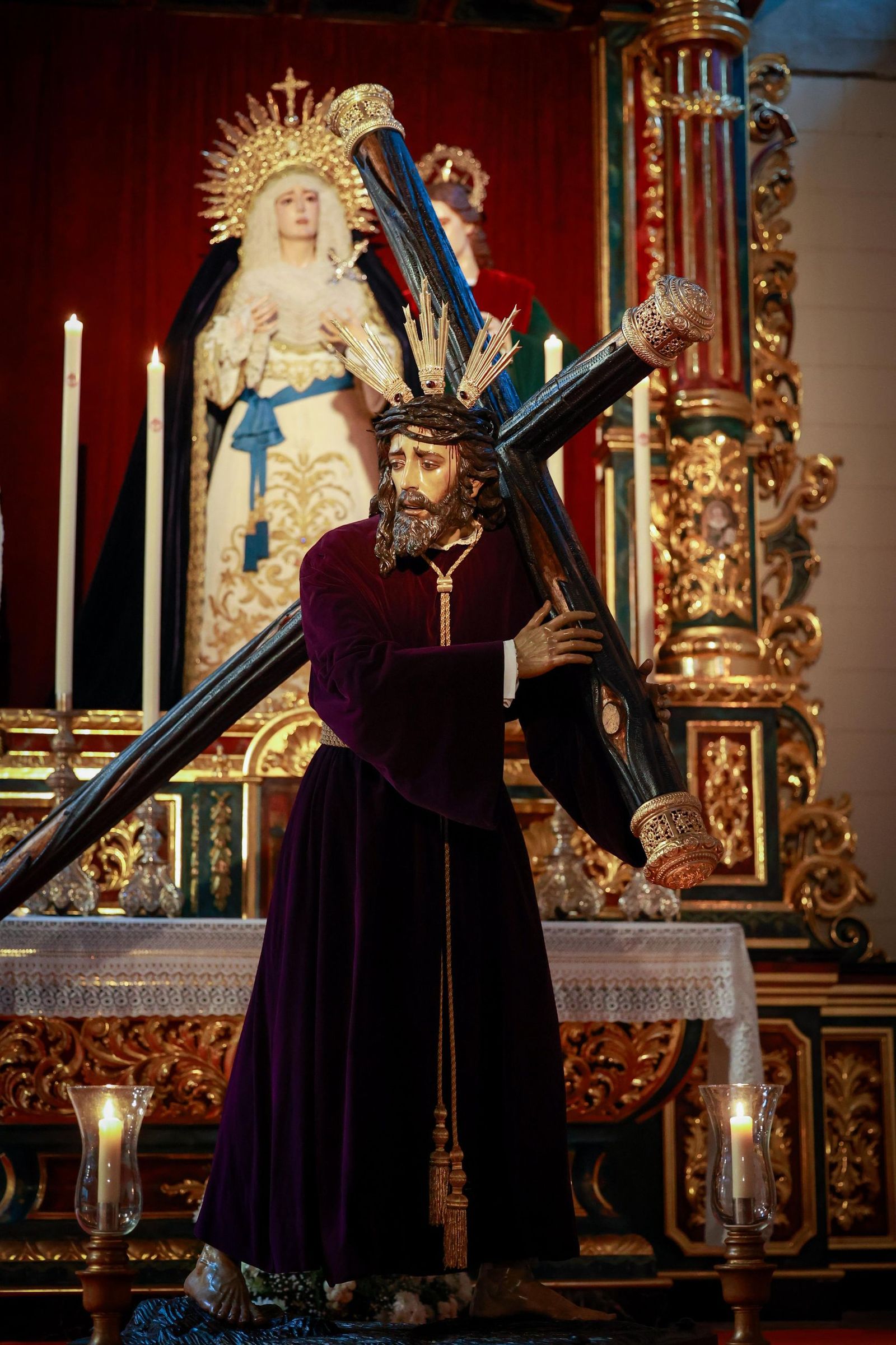 La imagen de Nuestro Padre Jesús de los Afligidos en su reposición al culto tras la restauración de Pedro Manzano, en San Fernando