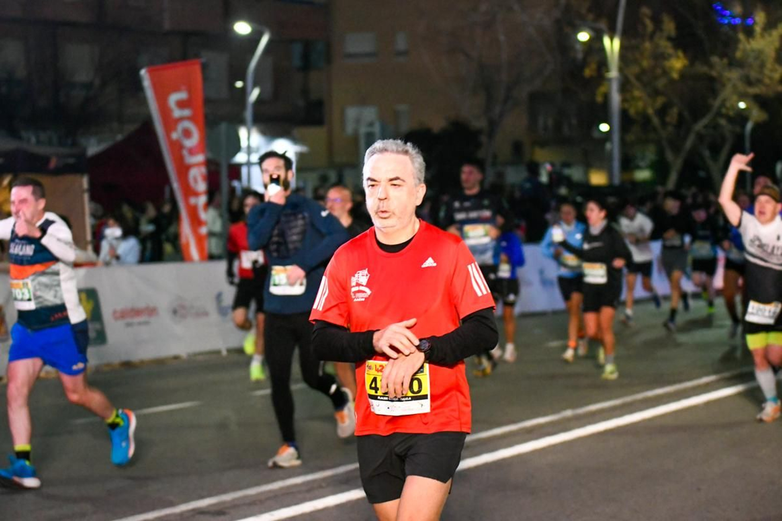 En imágenes: búscate en tu llegada a meta de la Carrera de San Antón 2025 (5)