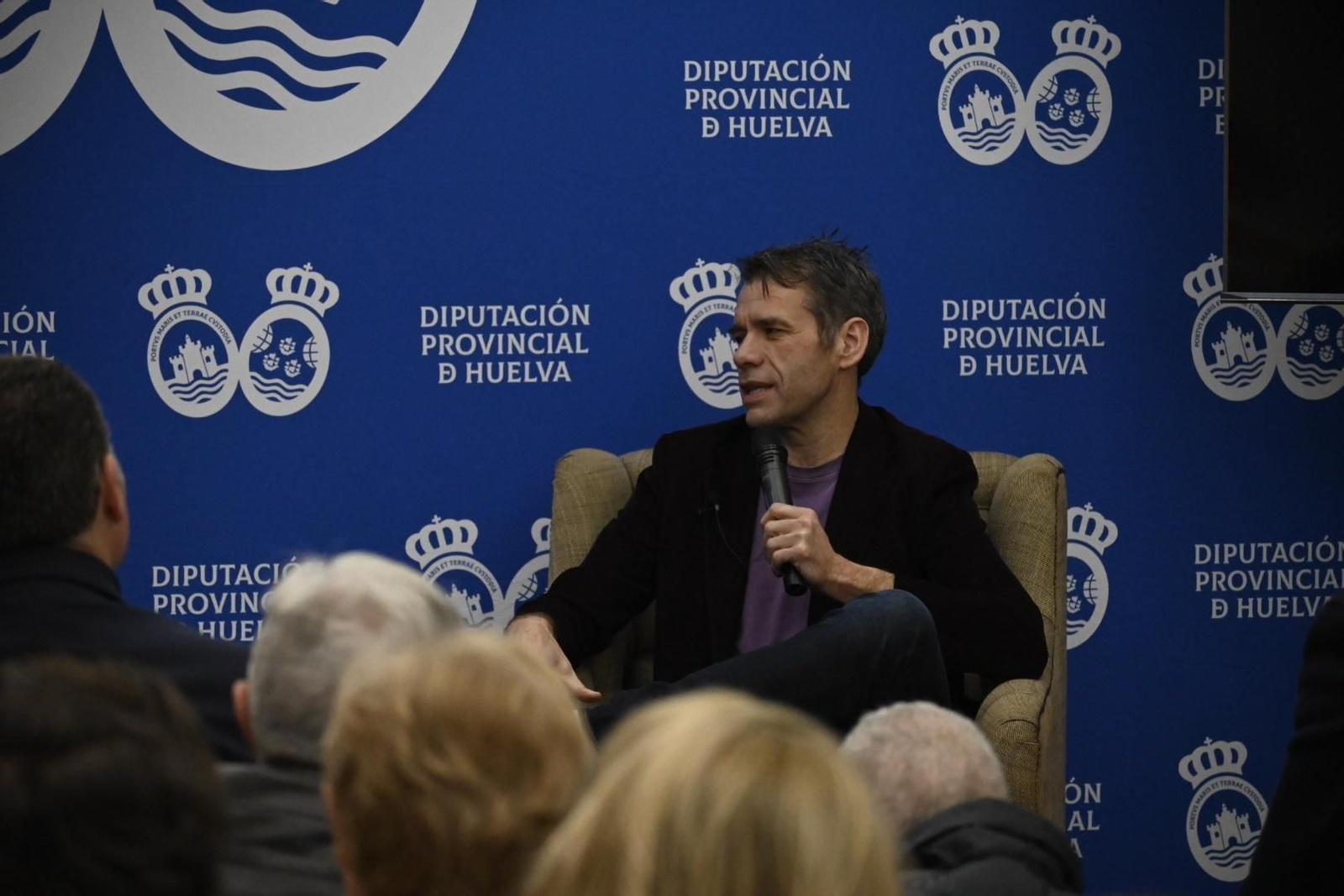 El periodista Rubén Amón presenta su libro `Tenemos que hablar' en imágenes