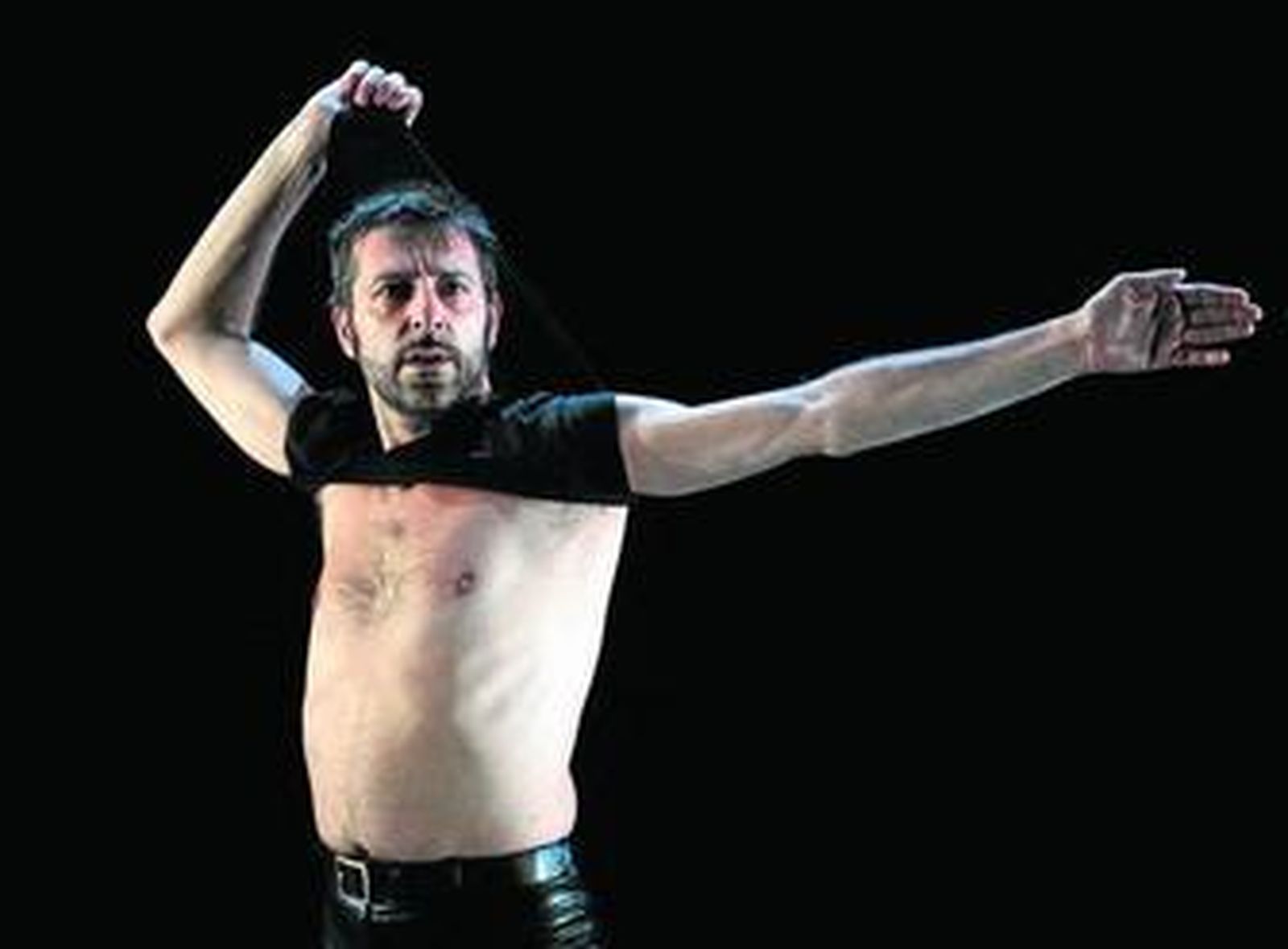 El siempre interesante Andrés Marín prosigue con su búsqueda en 'Tuétano', su nueva propuesta.