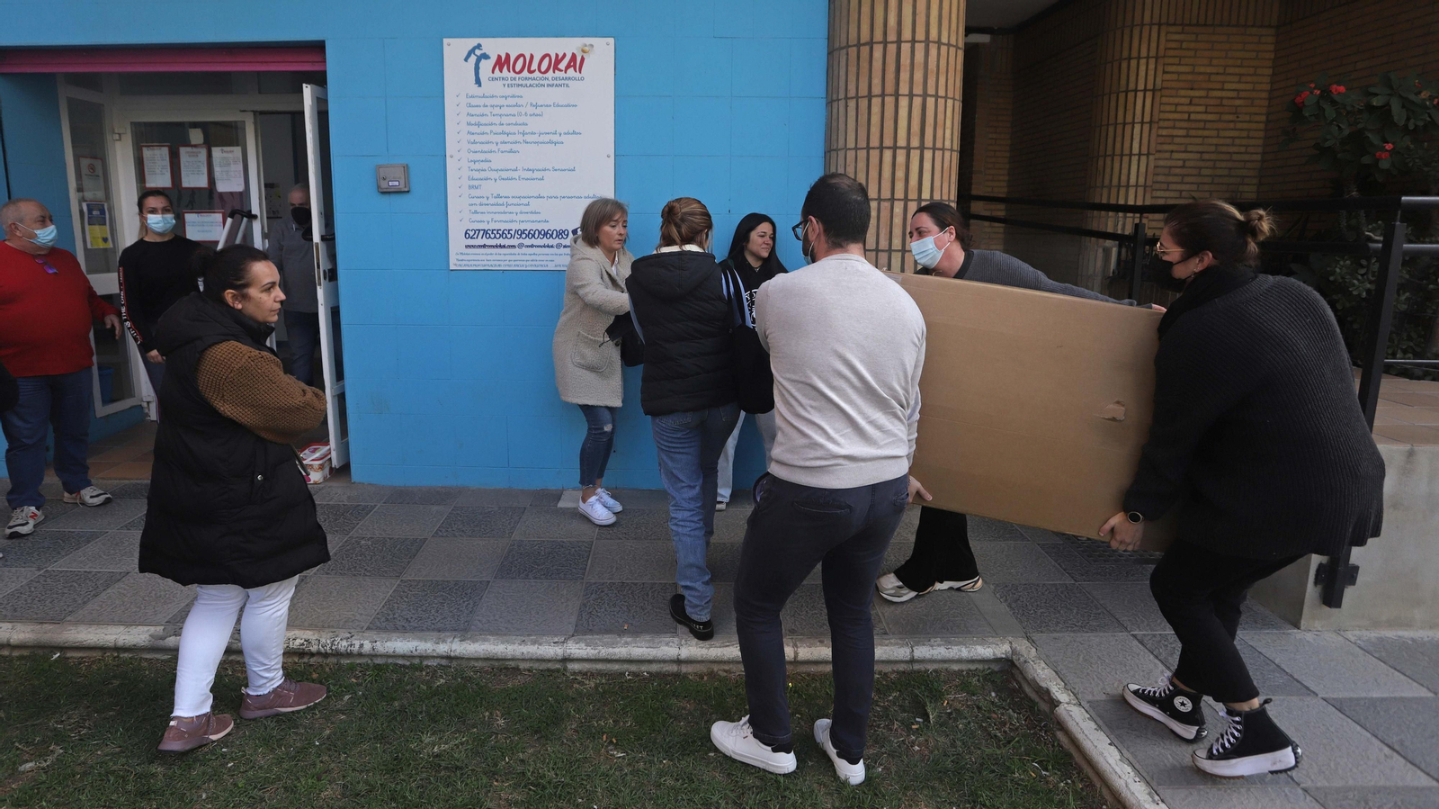 Fotos de la recogida solidaria para Ucrania en el centro Molokai de Algeciras