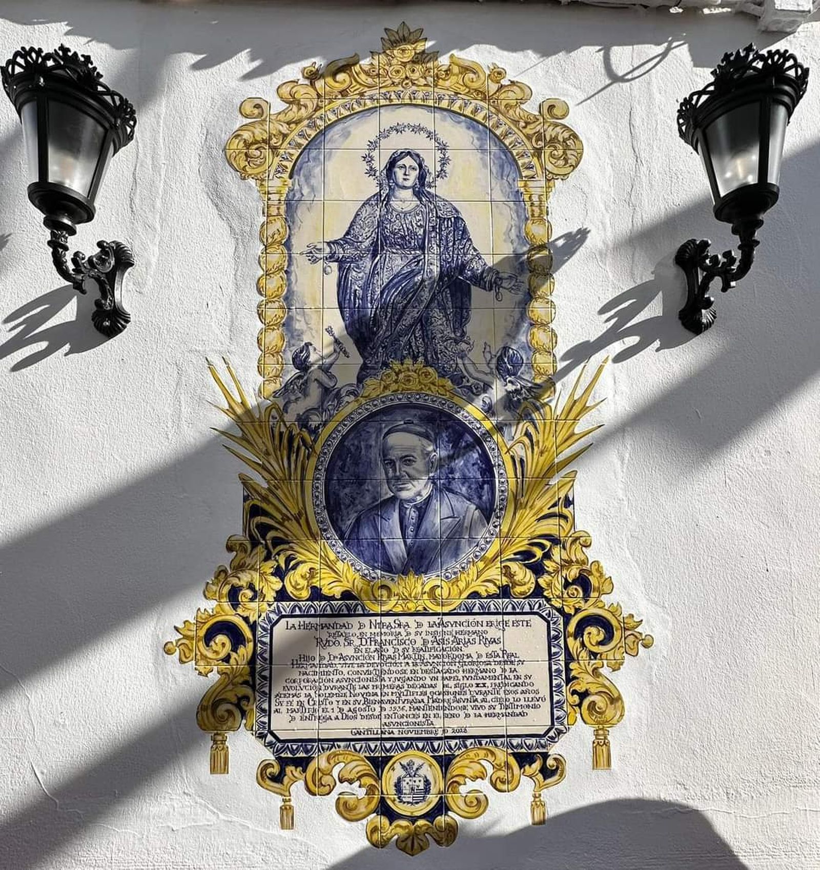 El retablo cerámico del Padre Arias, cantillanero asuncionista, mártir y subido a los altares.