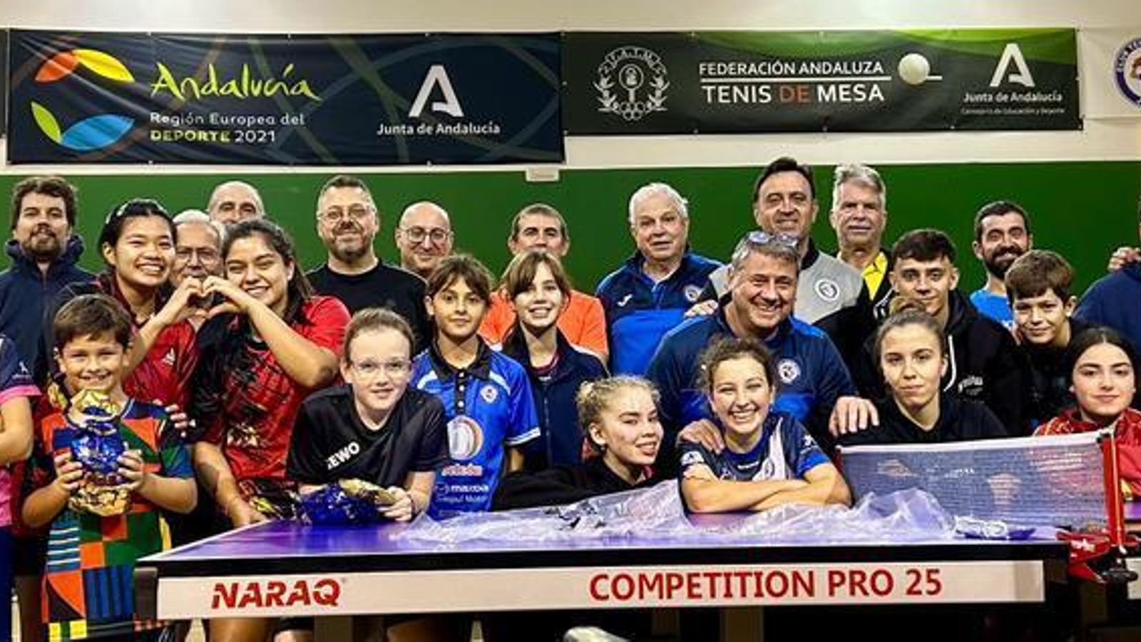 Foto de familia de los integrantes jerezanos que acuden al Andaluz.