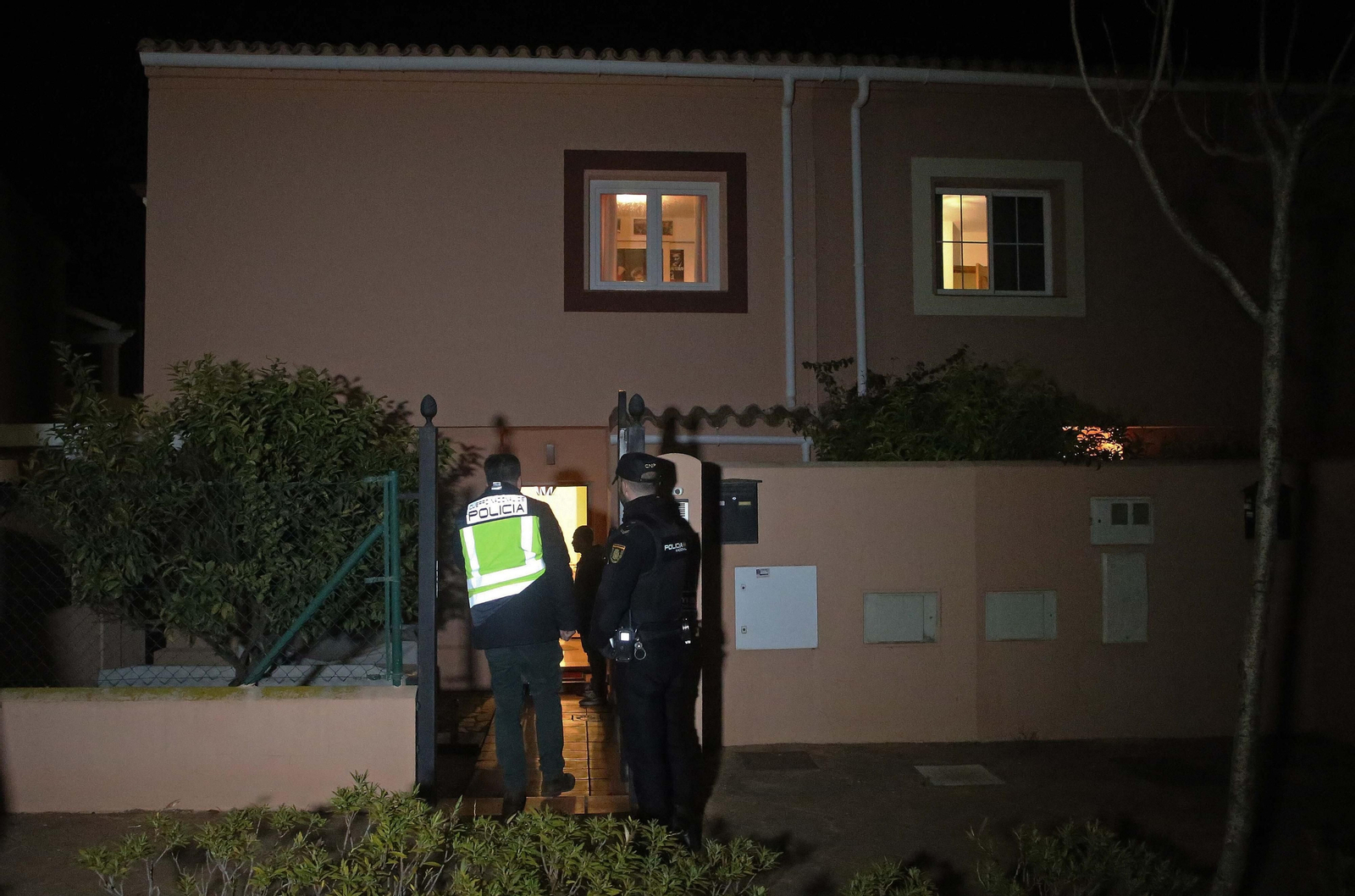 Fotos de la investigación de la Policía Nacional por dos muertes en La Alcaidesa, La Línea