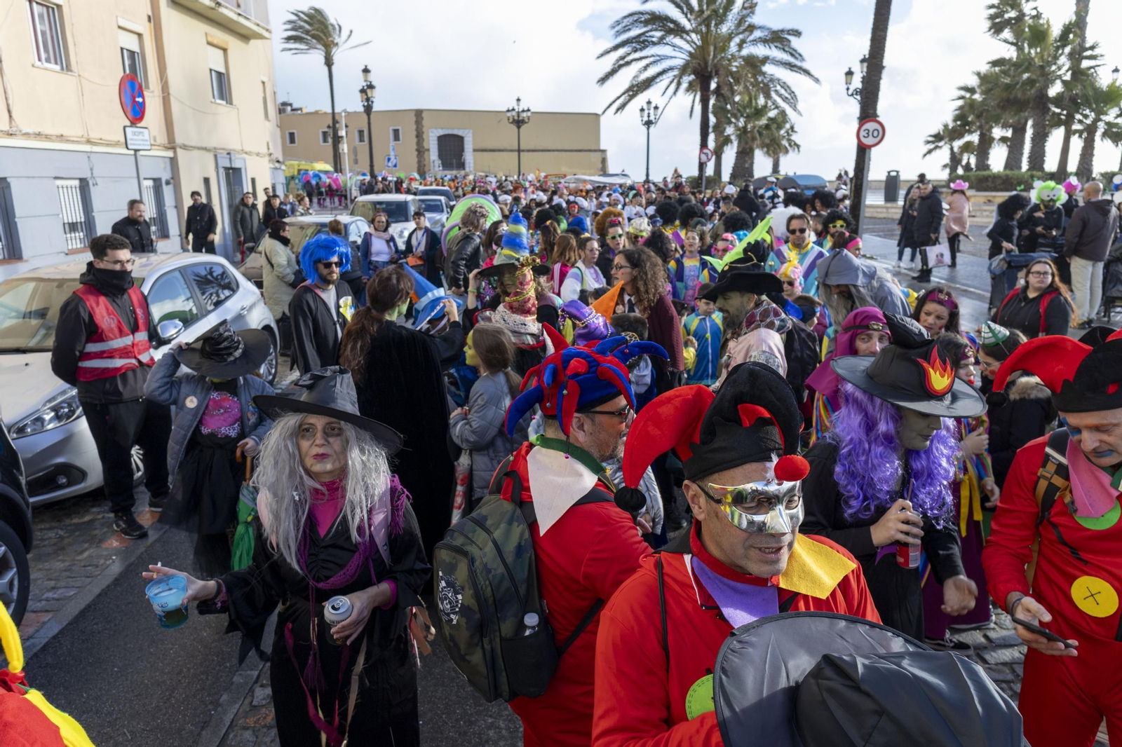 Las imágenes de la Cabalgata del Humor del Carnaval de Cádiz 2025
