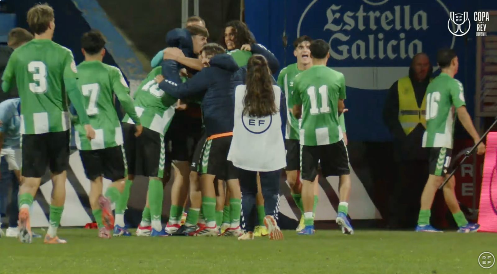 El equipo verdiblanco celebra la victoria en las semifinales