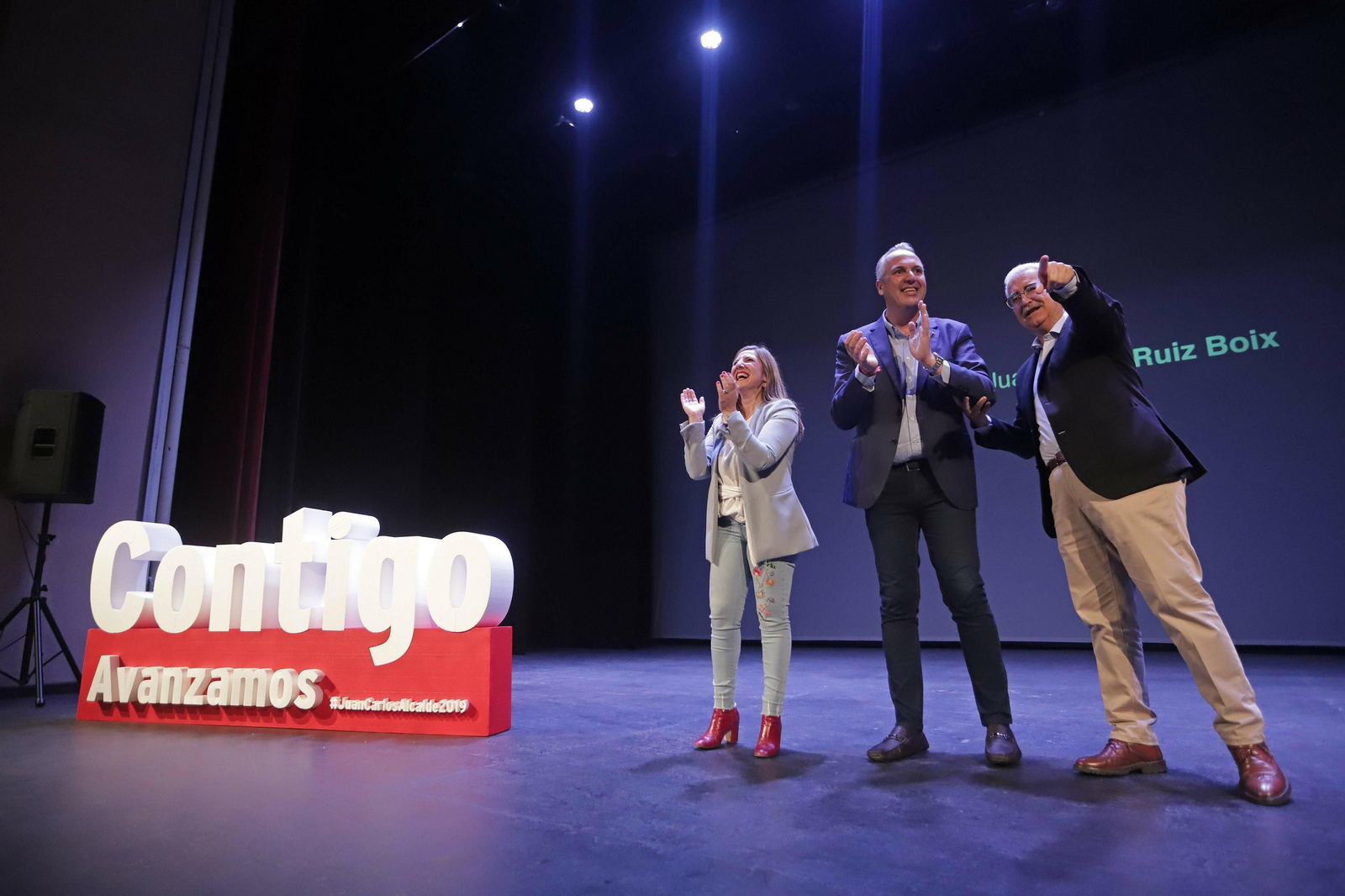 Ruiz Boix, flanqueado por Irene García y Jiménez Barrios