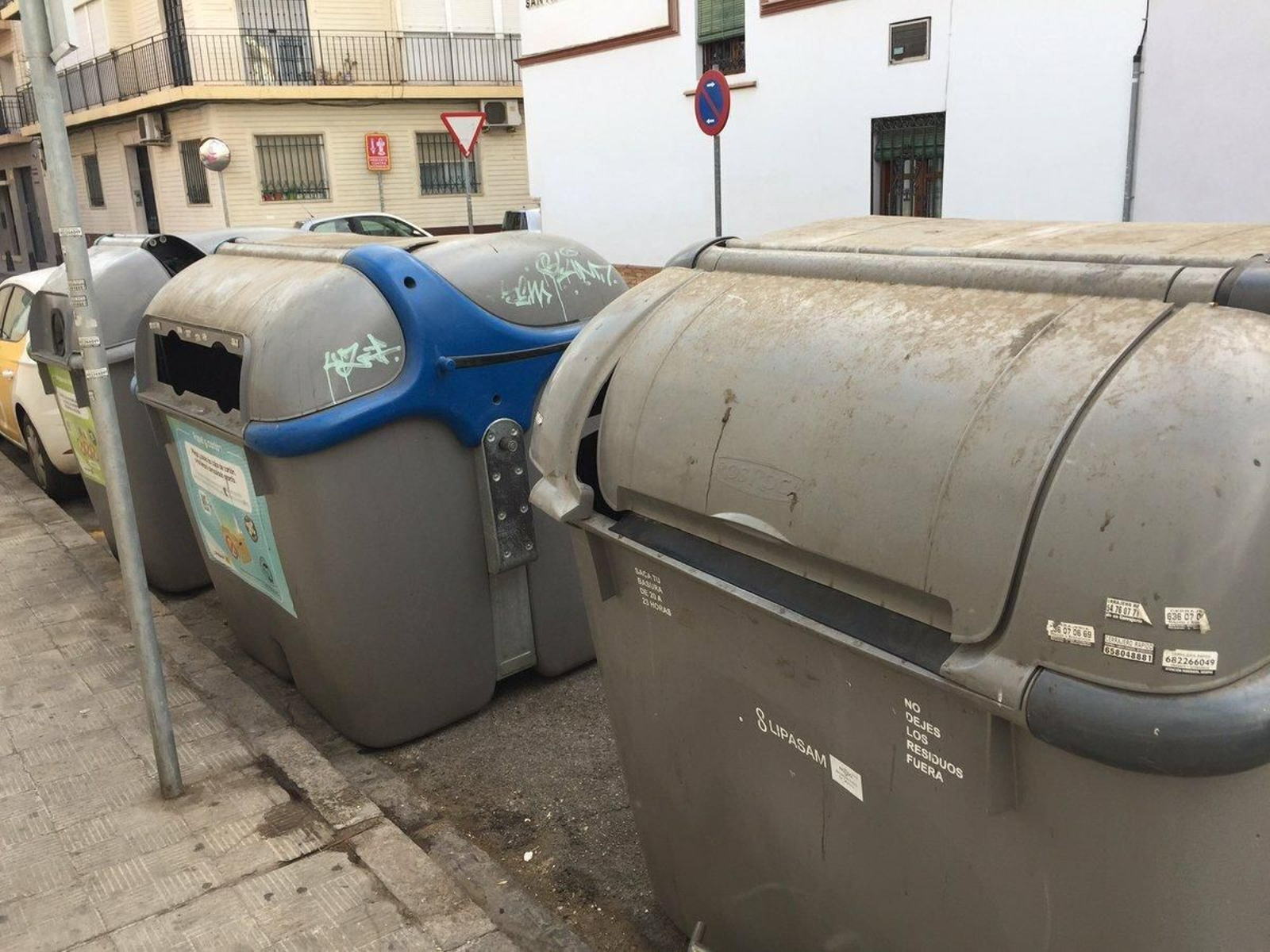 Galería de imágenes de la suciedad en distintos puntos de la ciudad.