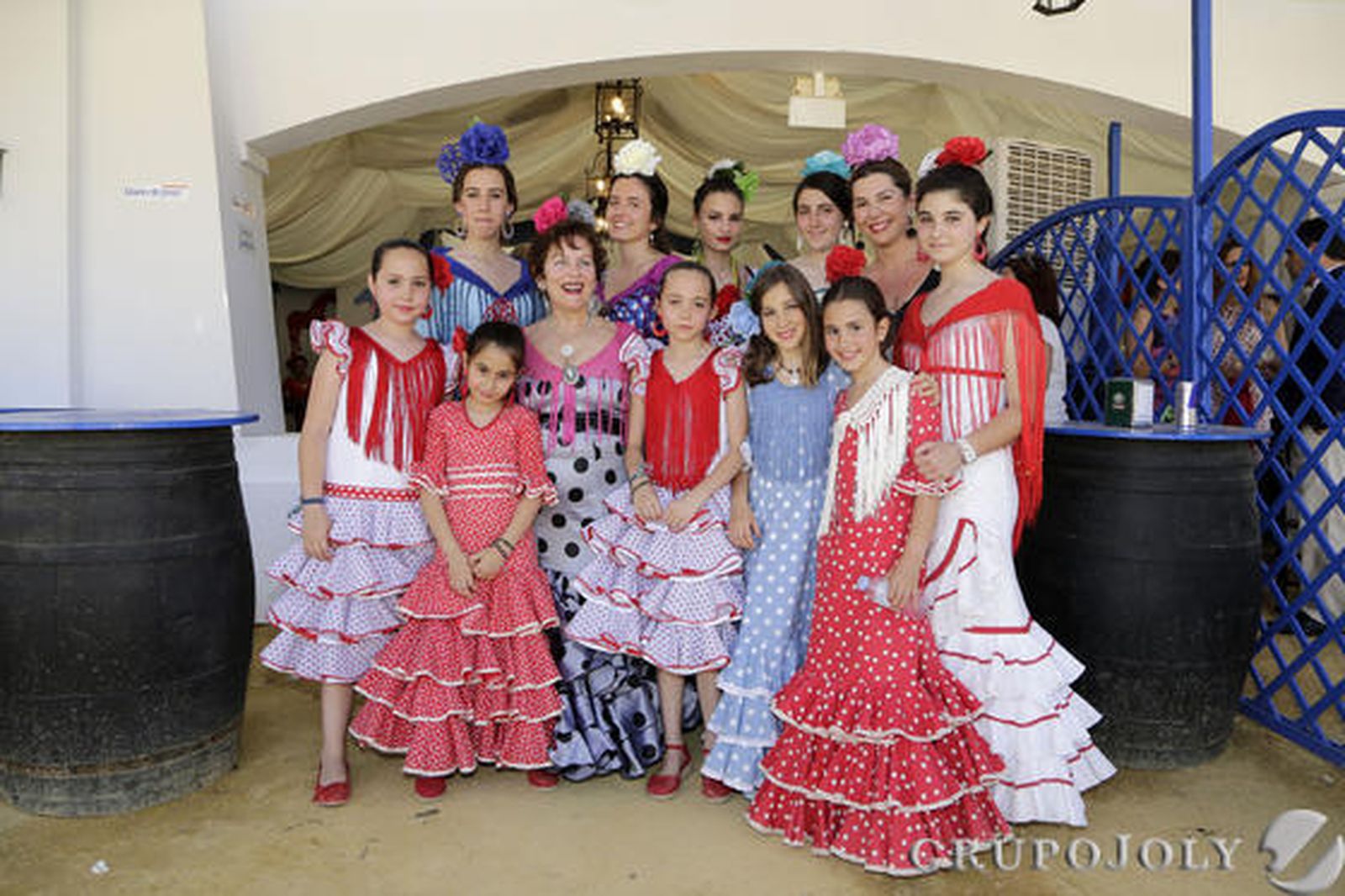 La bailaora jerezana Rosi Gómez visitó la caseta con un grupo de alumnas de su academia, de diferentes edades.

Foto: Manuel Aranda