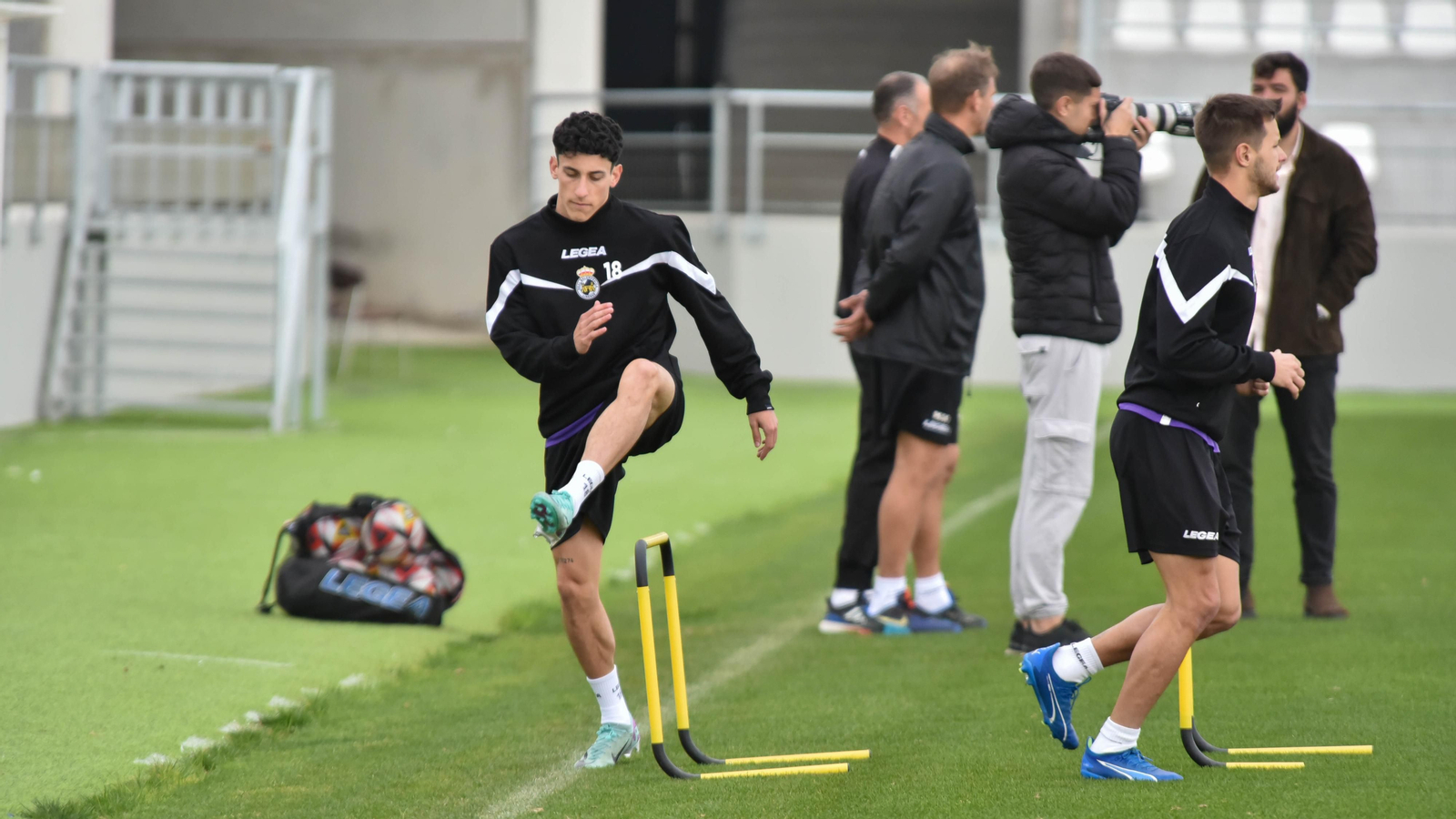Las fotos del primer entrenamiento de Moi Parra con la Balona