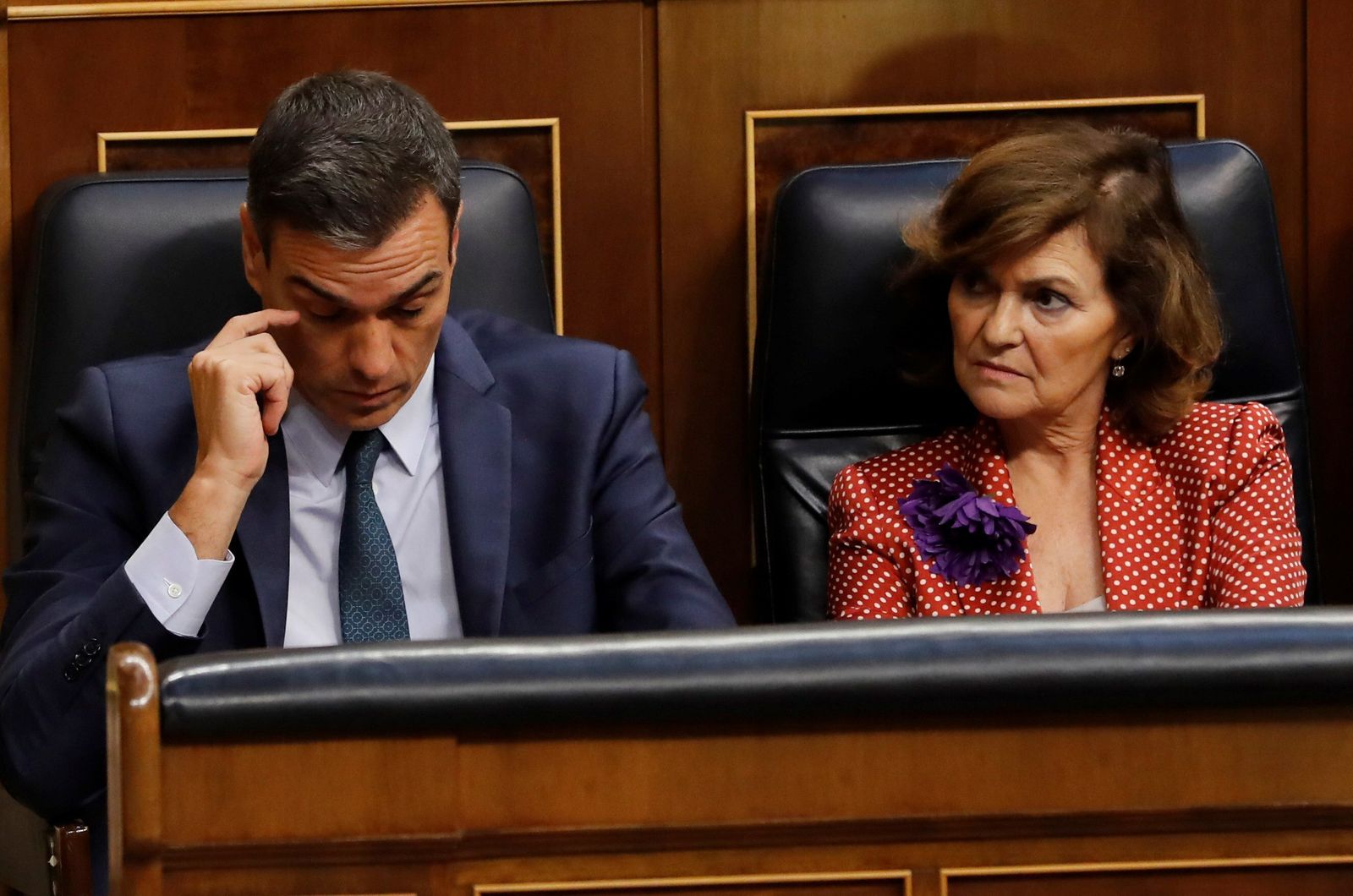 Pedro Sánchez junto a Carmen Calvo.