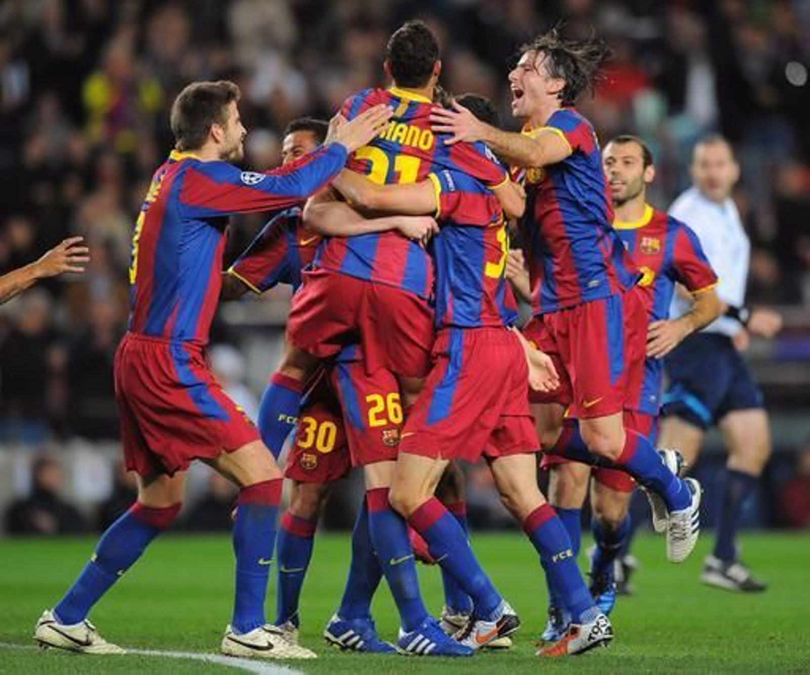 El Barcelona cierra con una victoria ante el Rubin (2-0) la primera fase de la Liga de Campeones. / AFP