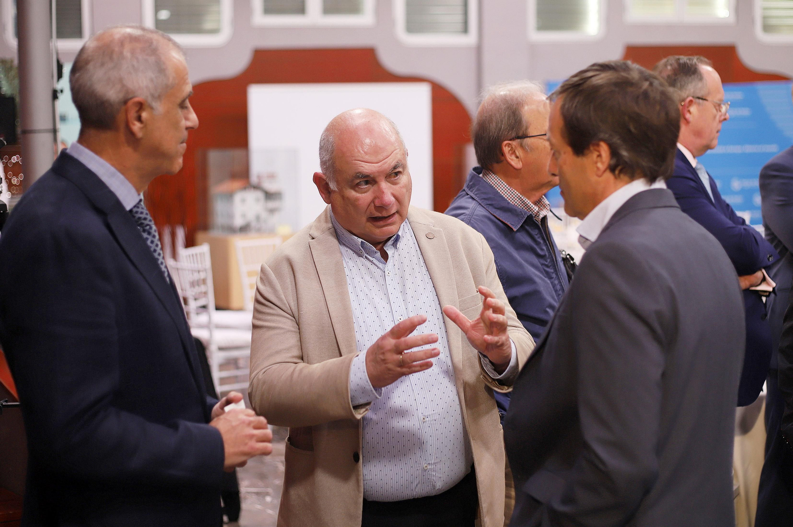 Imágenes del desayuno-coloquio con Jorge Paradela en el Foro Joly Andalucía