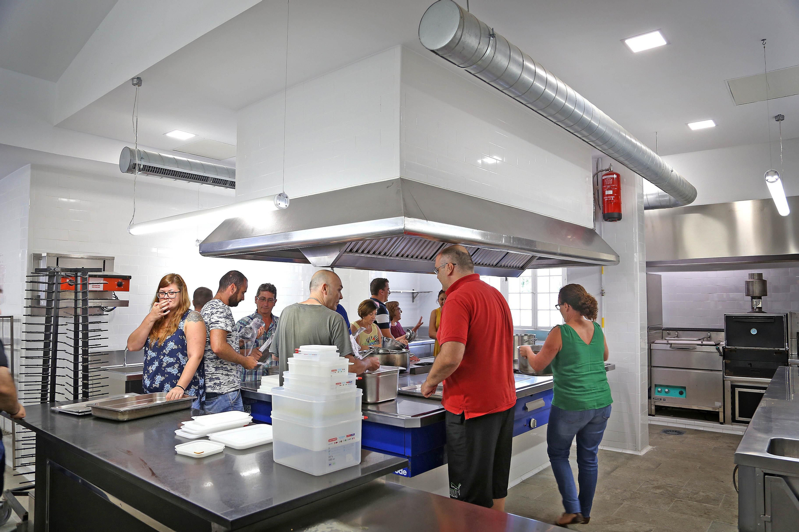 Una de las sesiones de formación en la cocina de 'Universo Santi'.