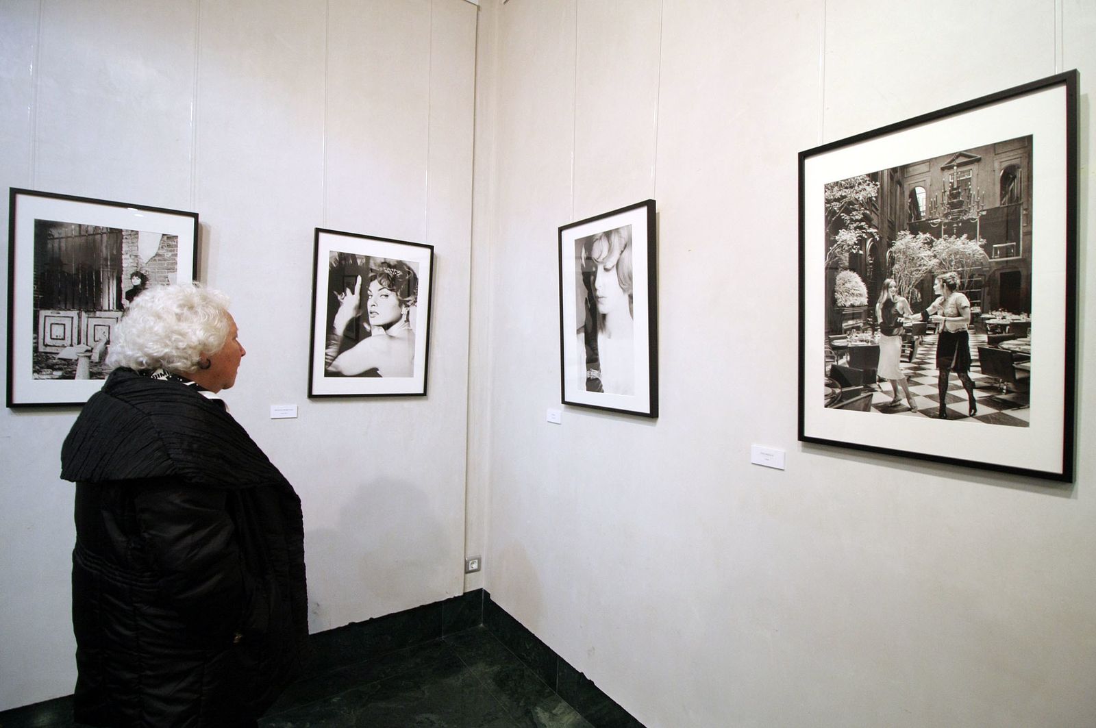 Latitudes. Exposiciones de Alberto Korda y de Pedro Luis Raota