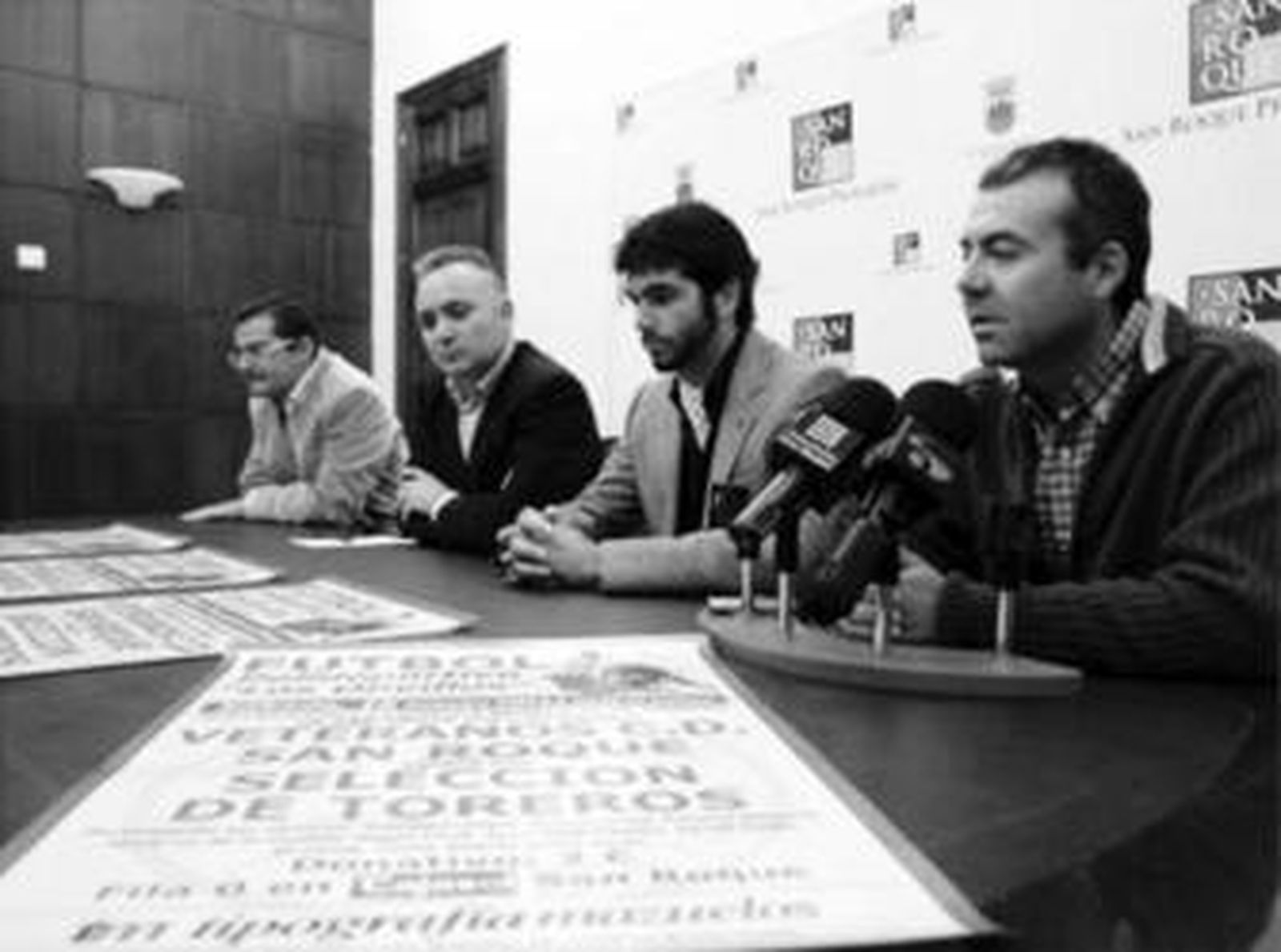 Un momento de la rueda de prensa de ayer para presentar el cartel del partido benéfico.