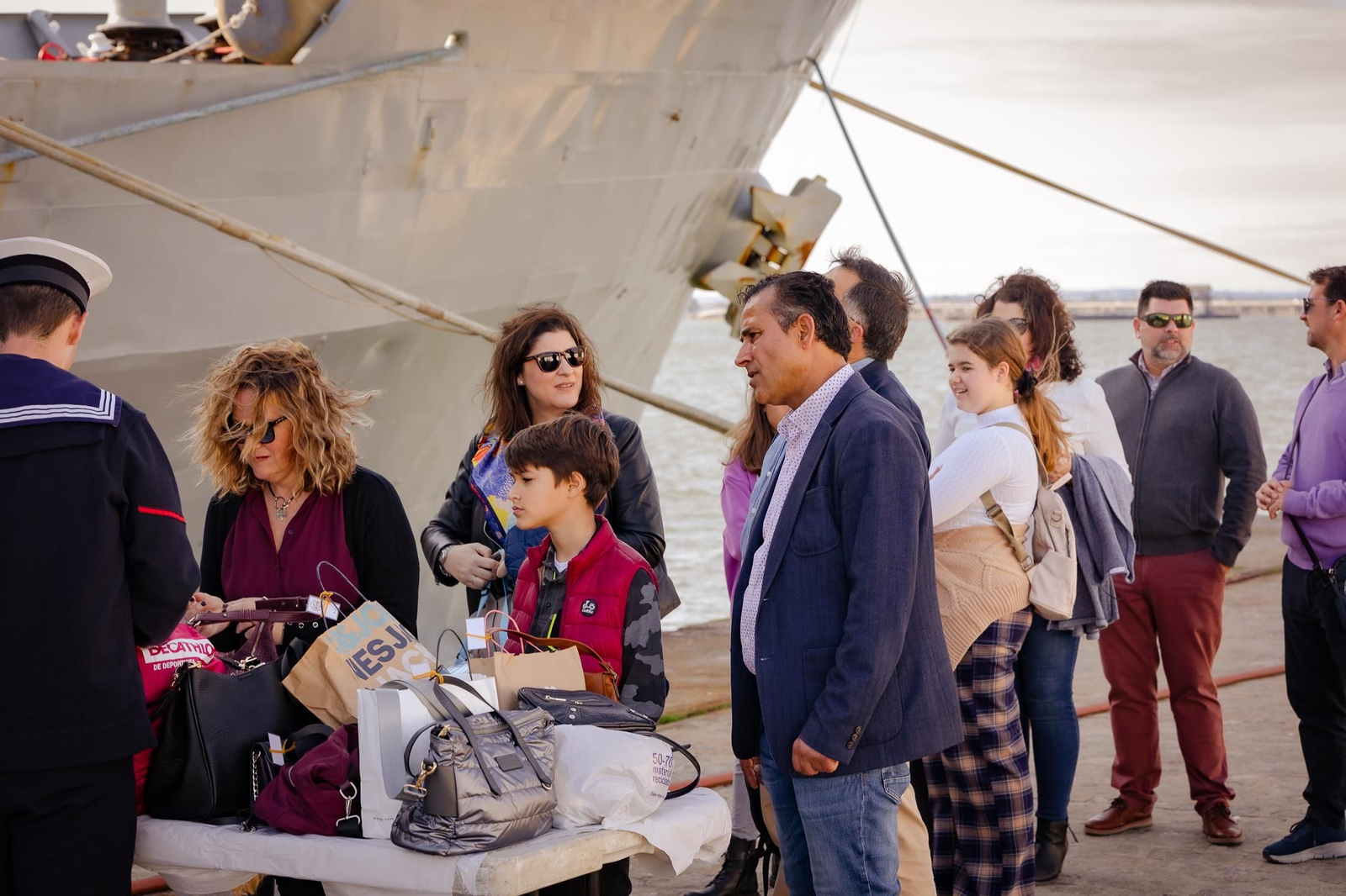 Imágenes del patrullero Centinela en el Muelle de Levante