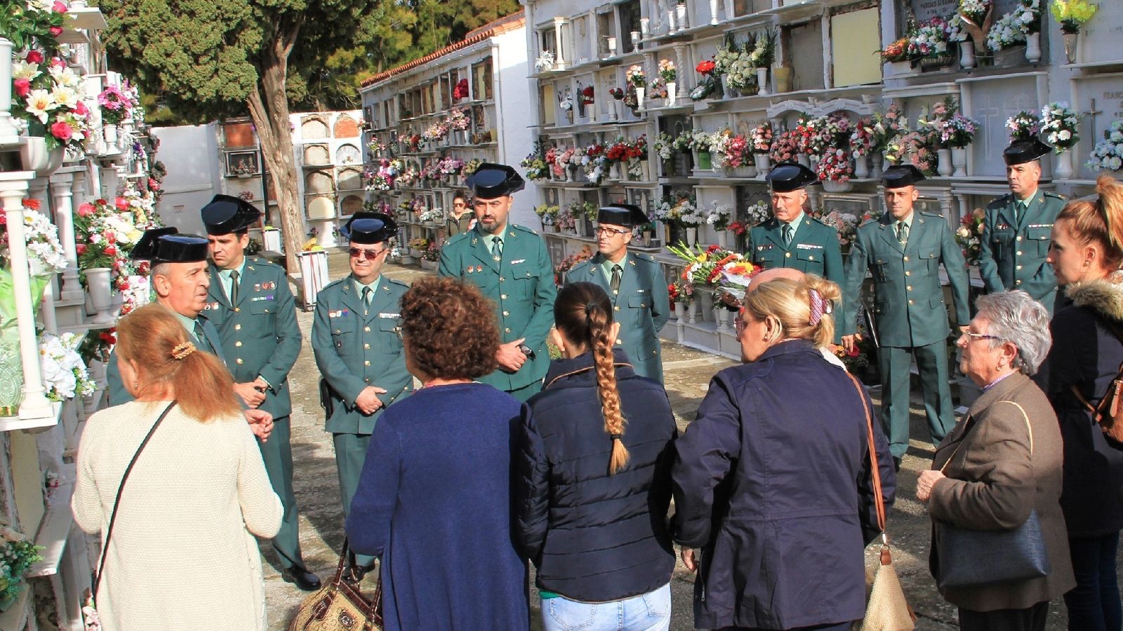 El acto por el Día de los Caídos en el cementerio de San Roque.