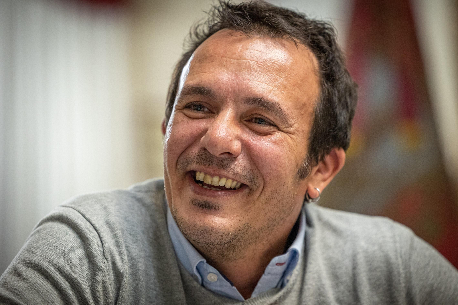 Kichi se ríe en el transcurso de una entrevista, en una imagen de archivo.