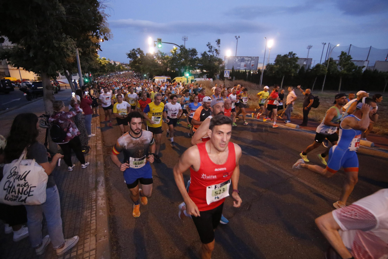 Las mejores fotos de la 21 edición de la Nocturna Trotacalles de Córdoba