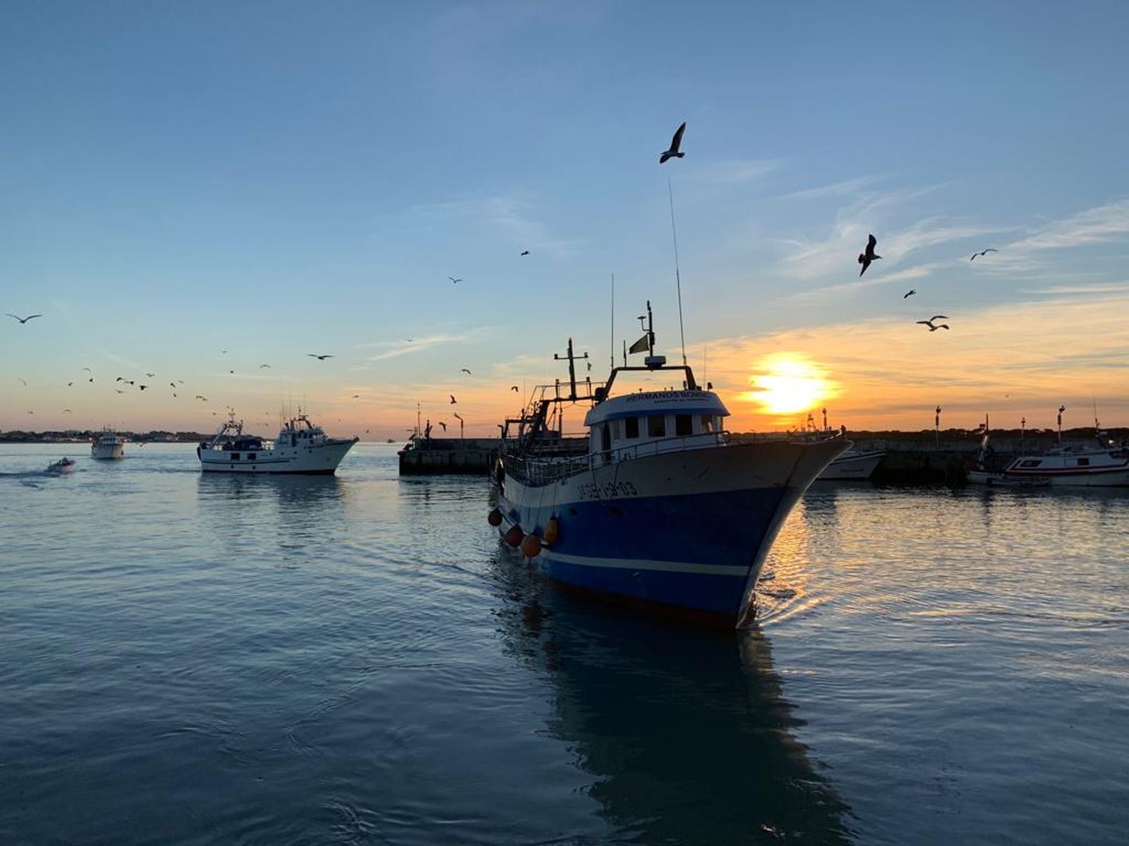 Barco amarrado en el puerto de Sanlúcar.