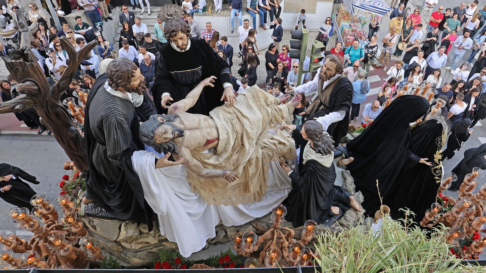 El conjunto escultórico de la Sagrada Mortaja.