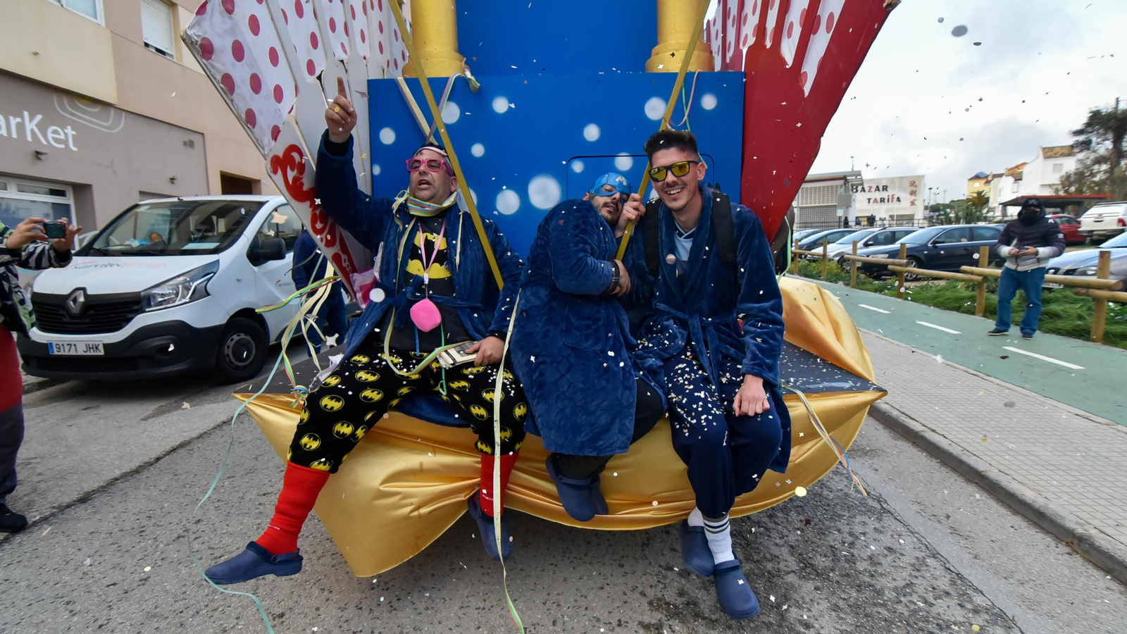 Fotos del pasacalles de Carnaval en Tarifa