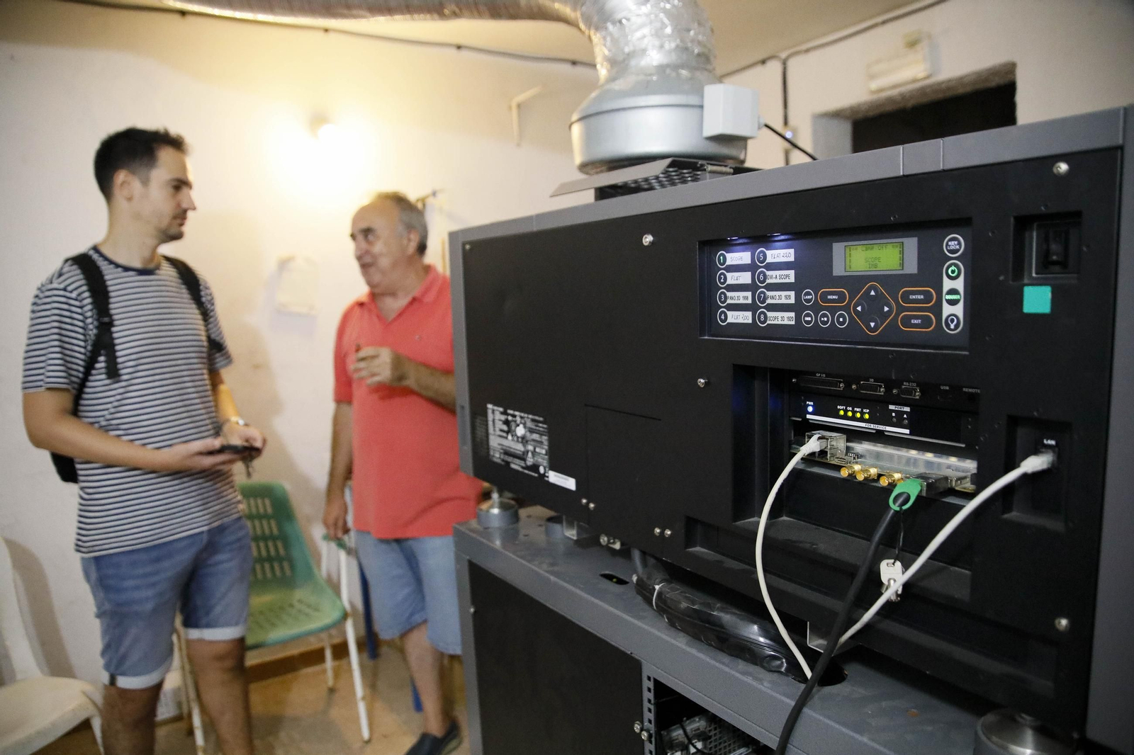 Imágenes de la última proyección en el cine de verano de Garrucha Imágenes de la última proyección en el cine de verano de Garrucha